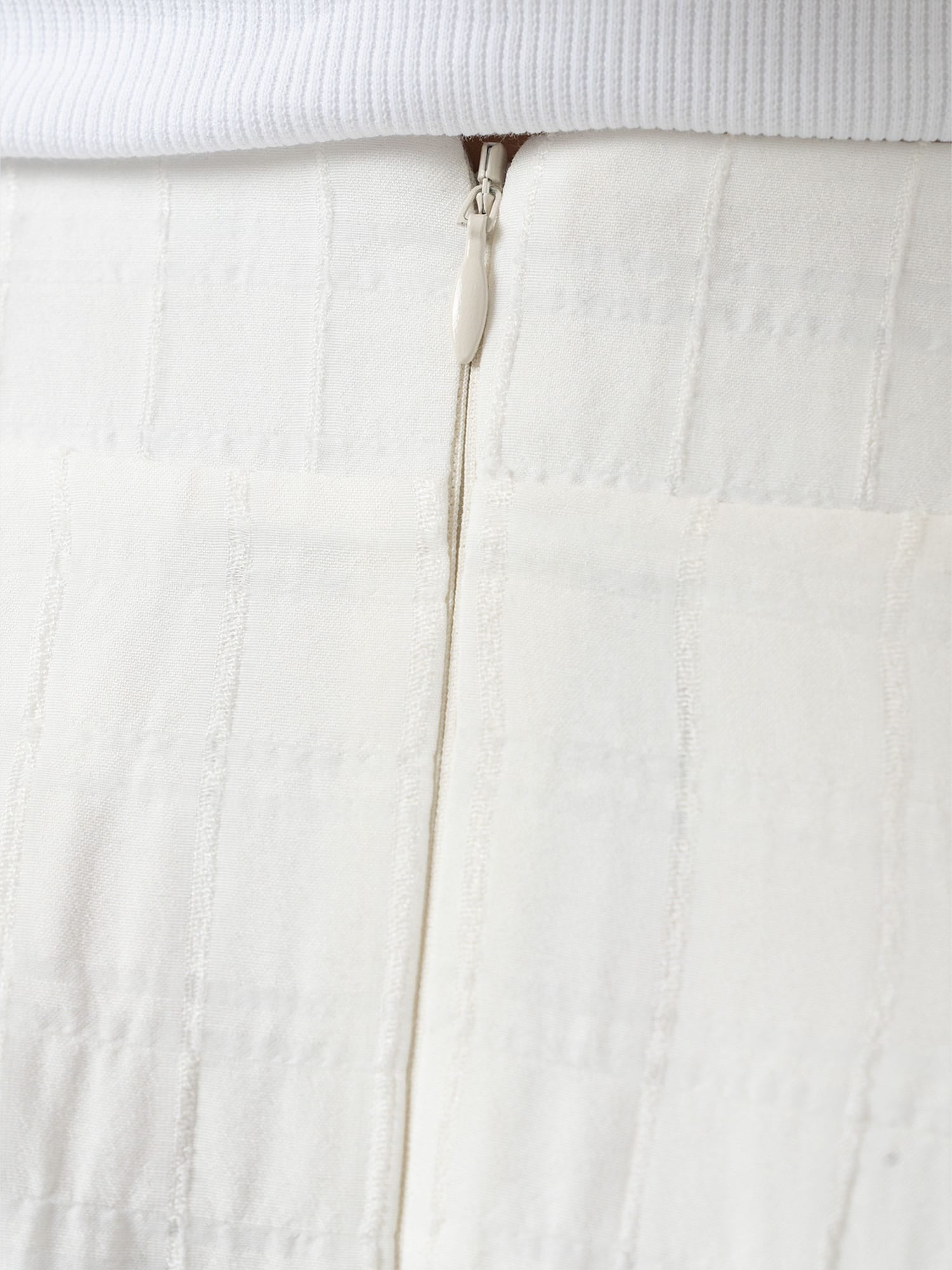 Eliza Pleated Skirt - White Textured - Women's Skirts | Saint + Sofia® EU