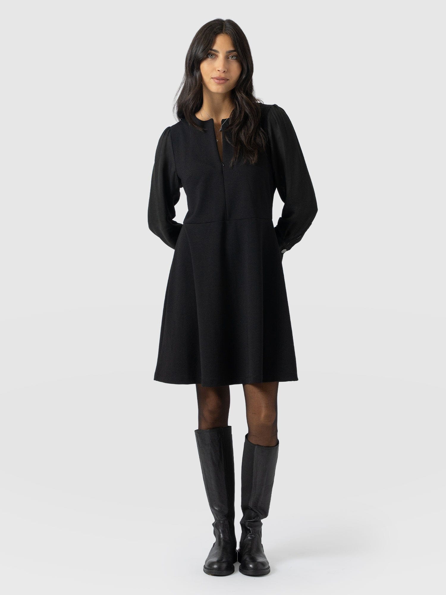 Ella Fit & Flare Dress - Black - Women's Dresses | Saint + Sofia® EU