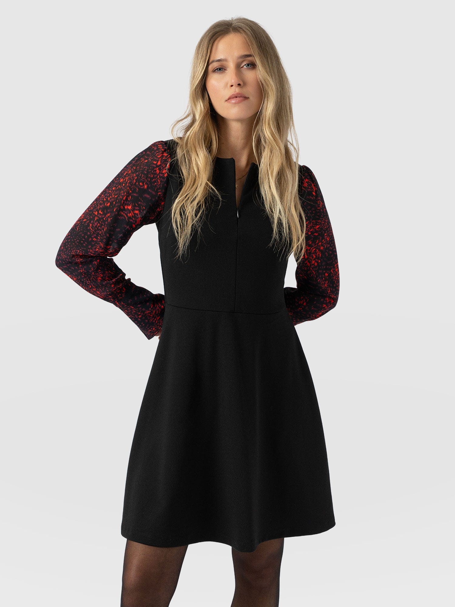 Ella Fit & Flare Dress - Red Fade Spot - Women's Dresses | Saint + Sofia® EU