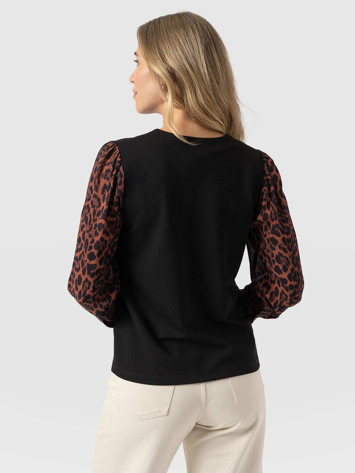 Ella Zip Up Top - Brown Leopard - Women's T-shirts | Saint + Sofia® EU