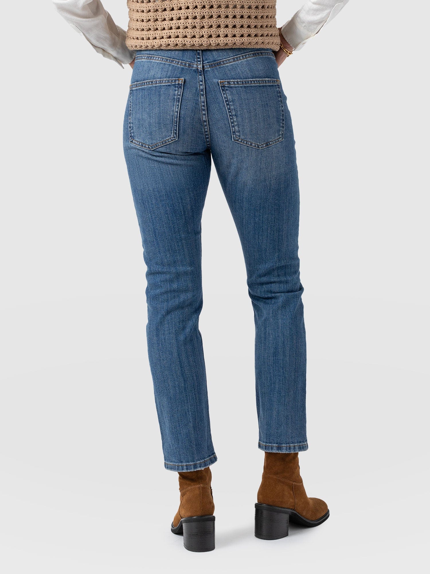 Emma Straight Leg Jeans Mid Blue - Women's Jeans | Saint + Sofia® EU