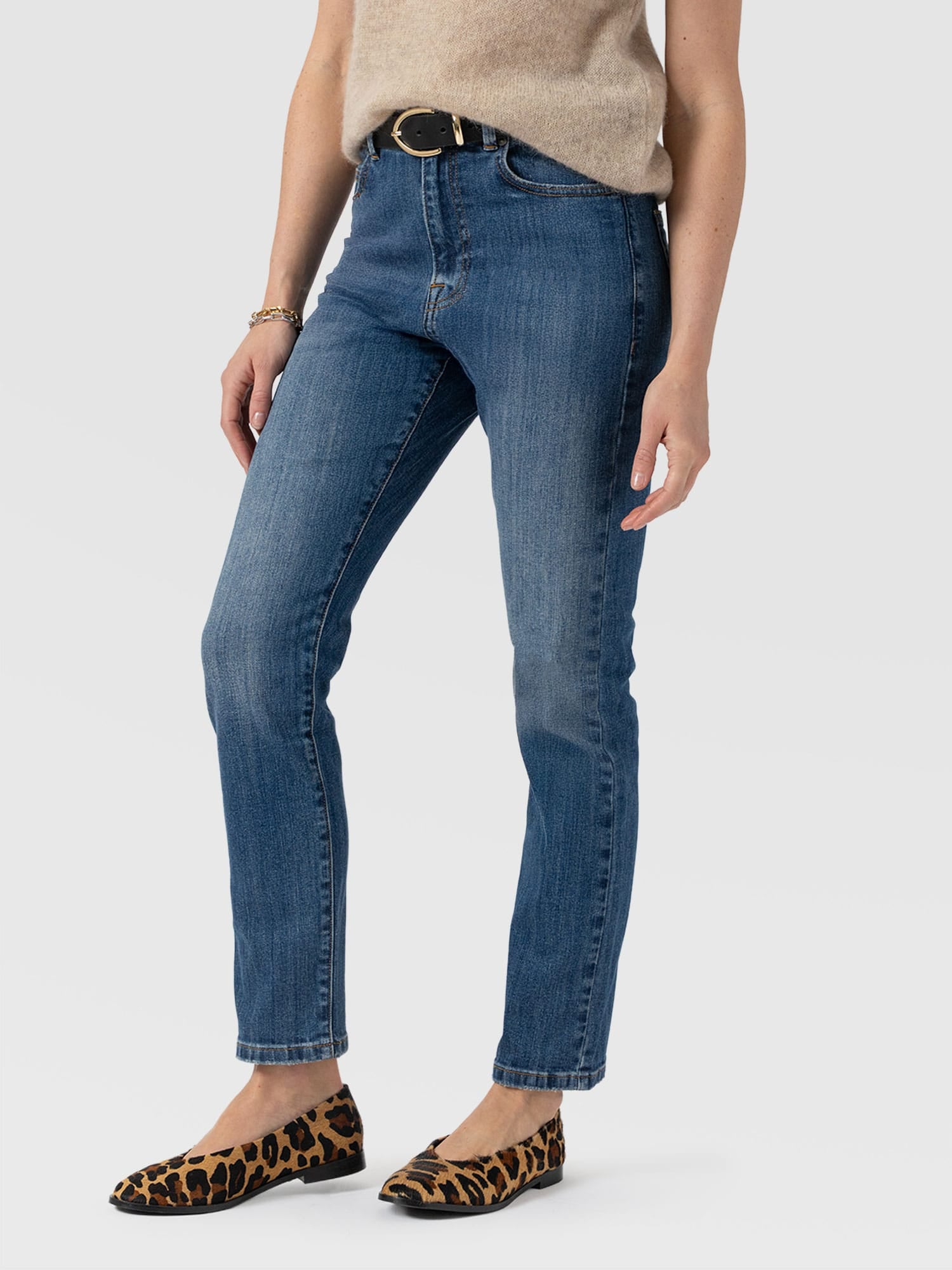 Emma Straight Leg Jeans Mid Blue - Women's Jeans | Saint + Sofia® EU