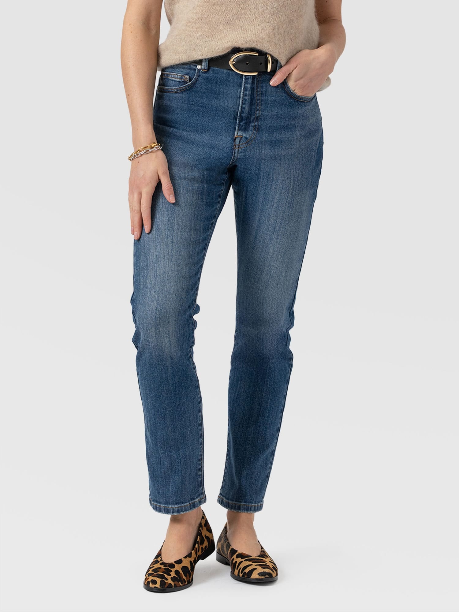 Emma Straight Leg Jeans Mid Blue - Women's Jeans | Saint + Sofia® EU