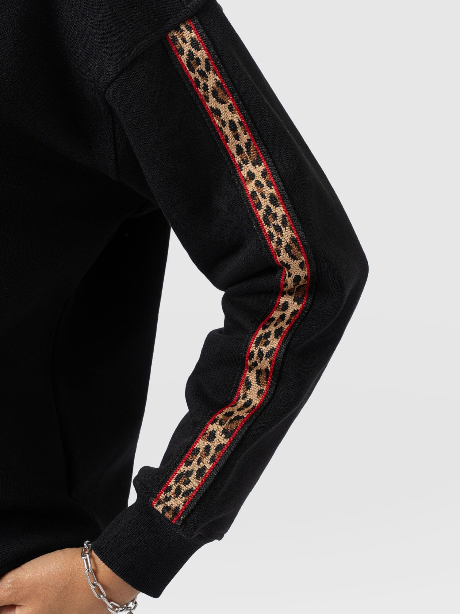 Victory Sweatshirt - Black - Leopard - Women's Jumpers | Saint + Sofia® EU