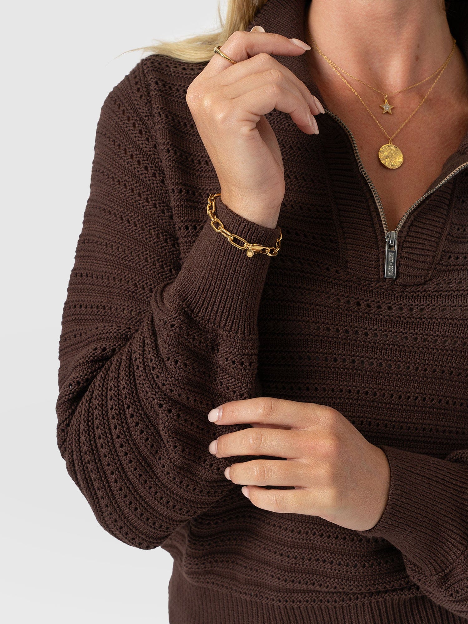Ester Quarter Zip Knit - Chocolate - Women's Knitwears | Saint + Sofia® EU