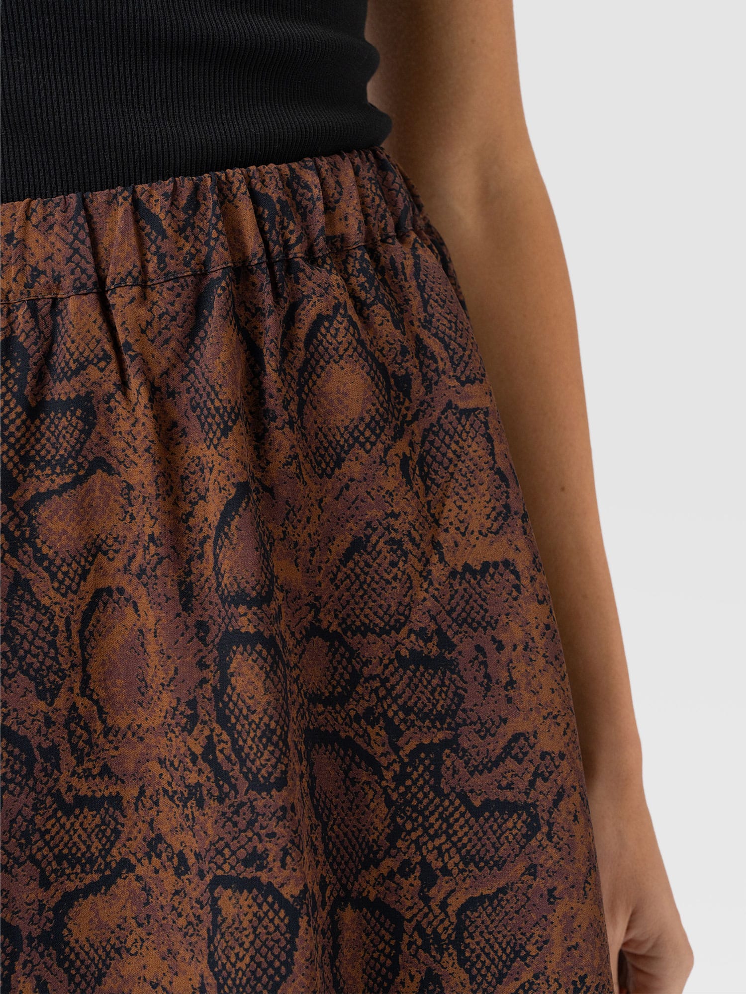 Etta Layered Mini Skirt Brown Snake - Women's Skirts | Saint + Sofia® EU