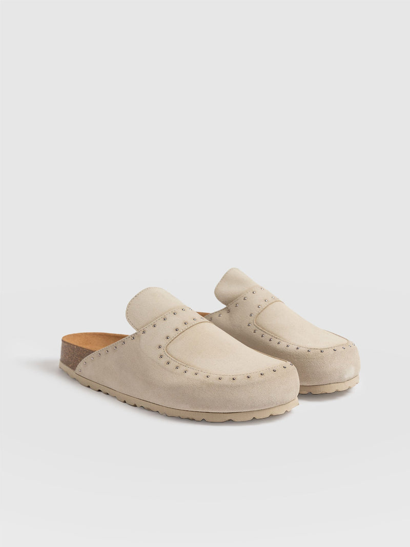 Etta Studded Clogs Cream - Women's Shoes | Saint + Sofia® UK