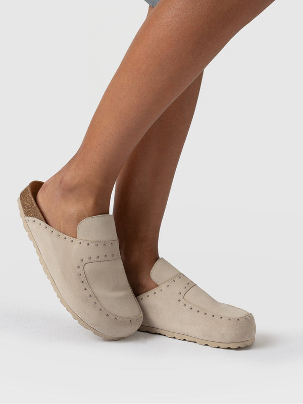 Etta Studded Clogs Cream - Women's Shoes | Saint + Sofia® UK