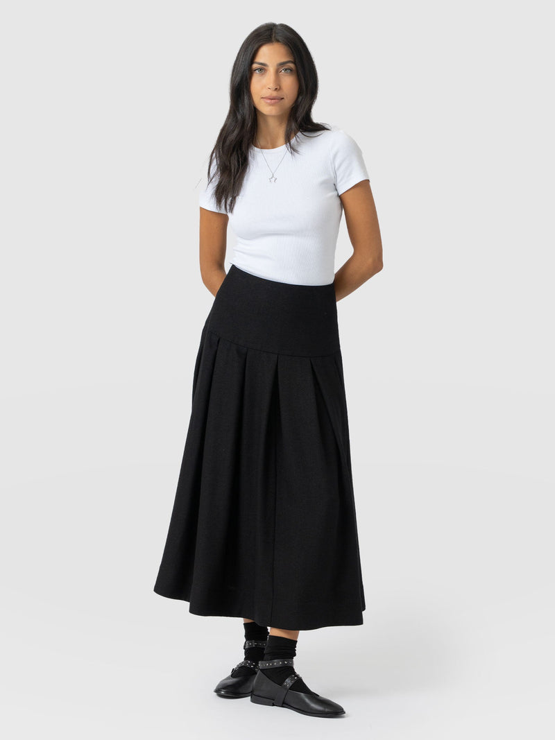 Everly Pleated Skirt - Black - Women's Skirts | Saint + Sofia? EU