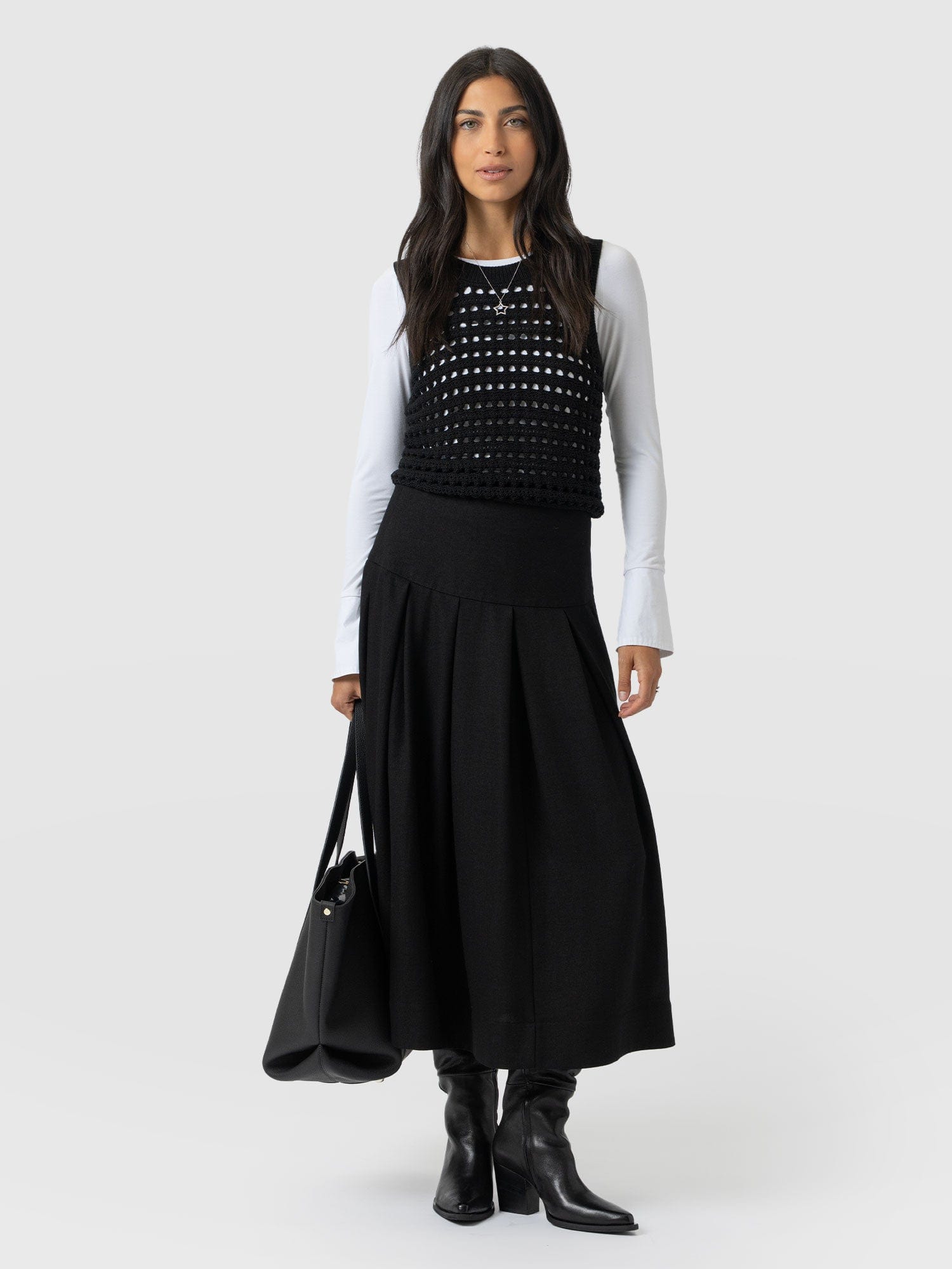 Everly Pleated Skirt - Black - Women's Skirts | Saint + Sofia? EU