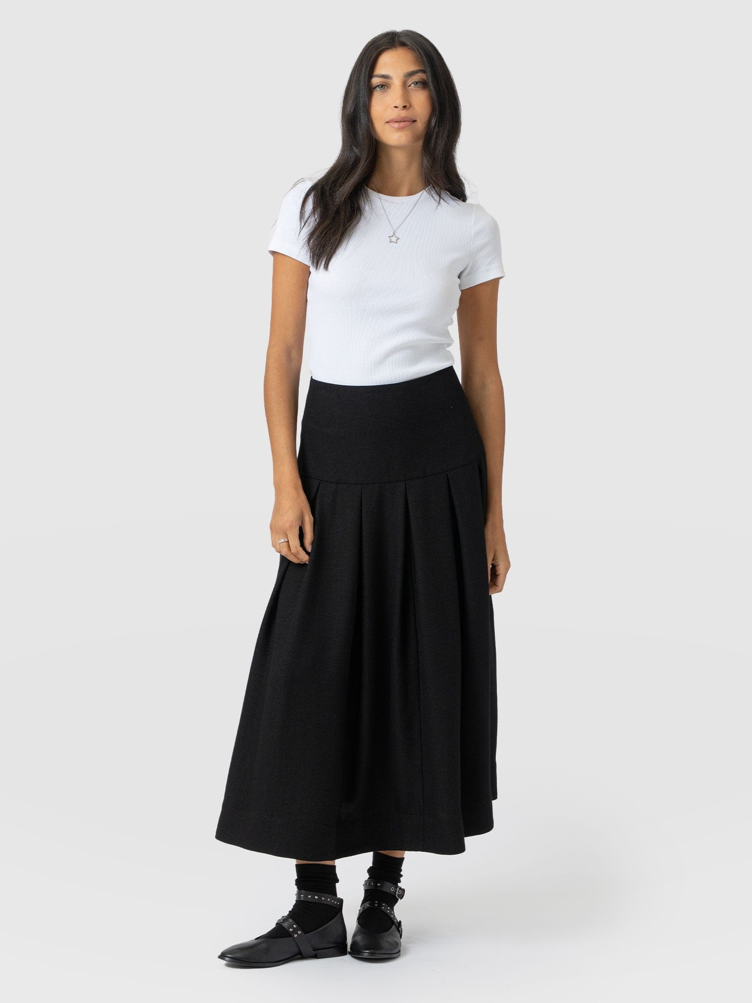 Everly Pleated Skirt - Black - Women's Skirts | Saint + Sofia? EU