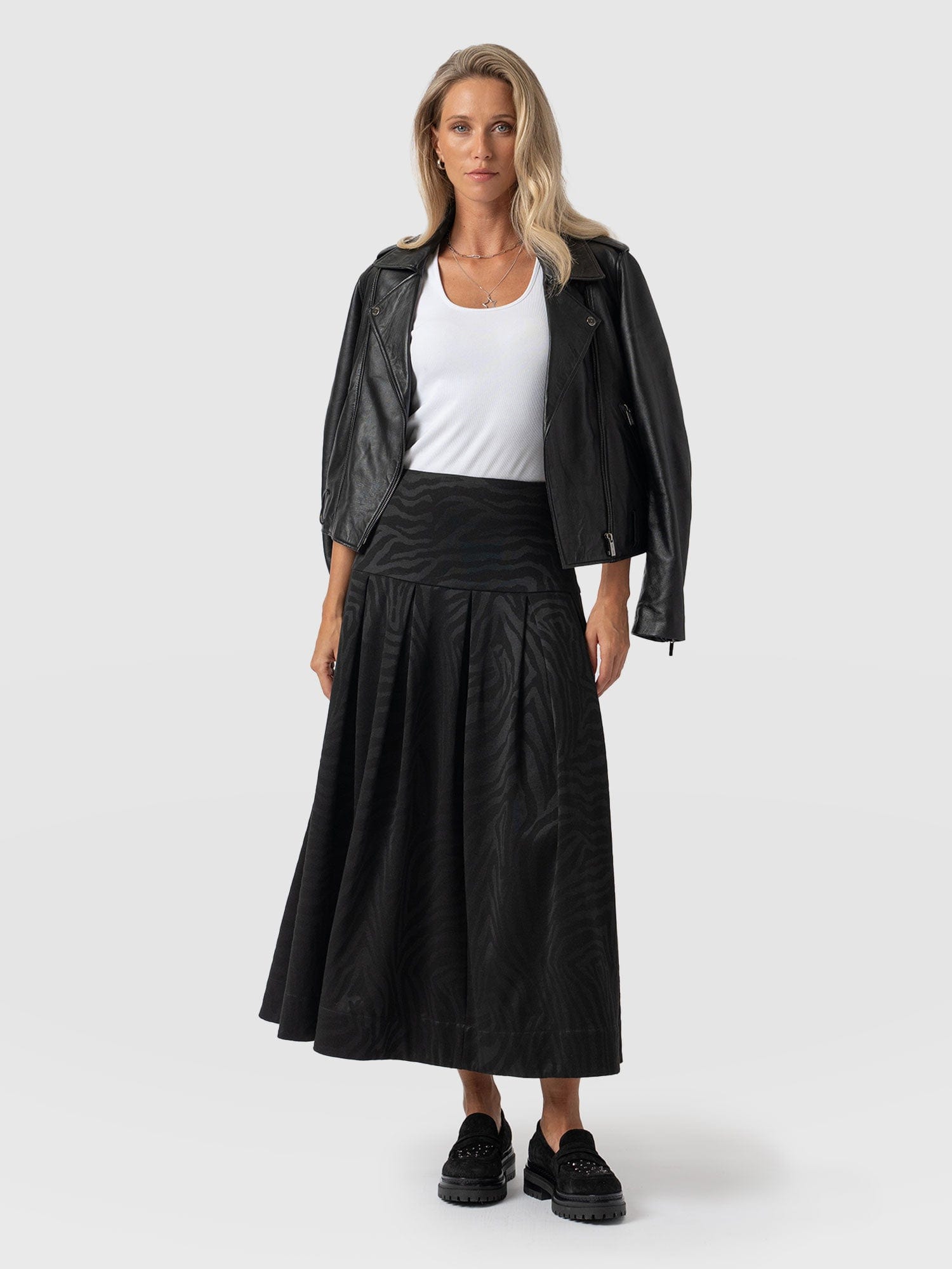 Everly Pleated Skirt Black Zebra  - Women's Skirts | Saint + Sofia® EU