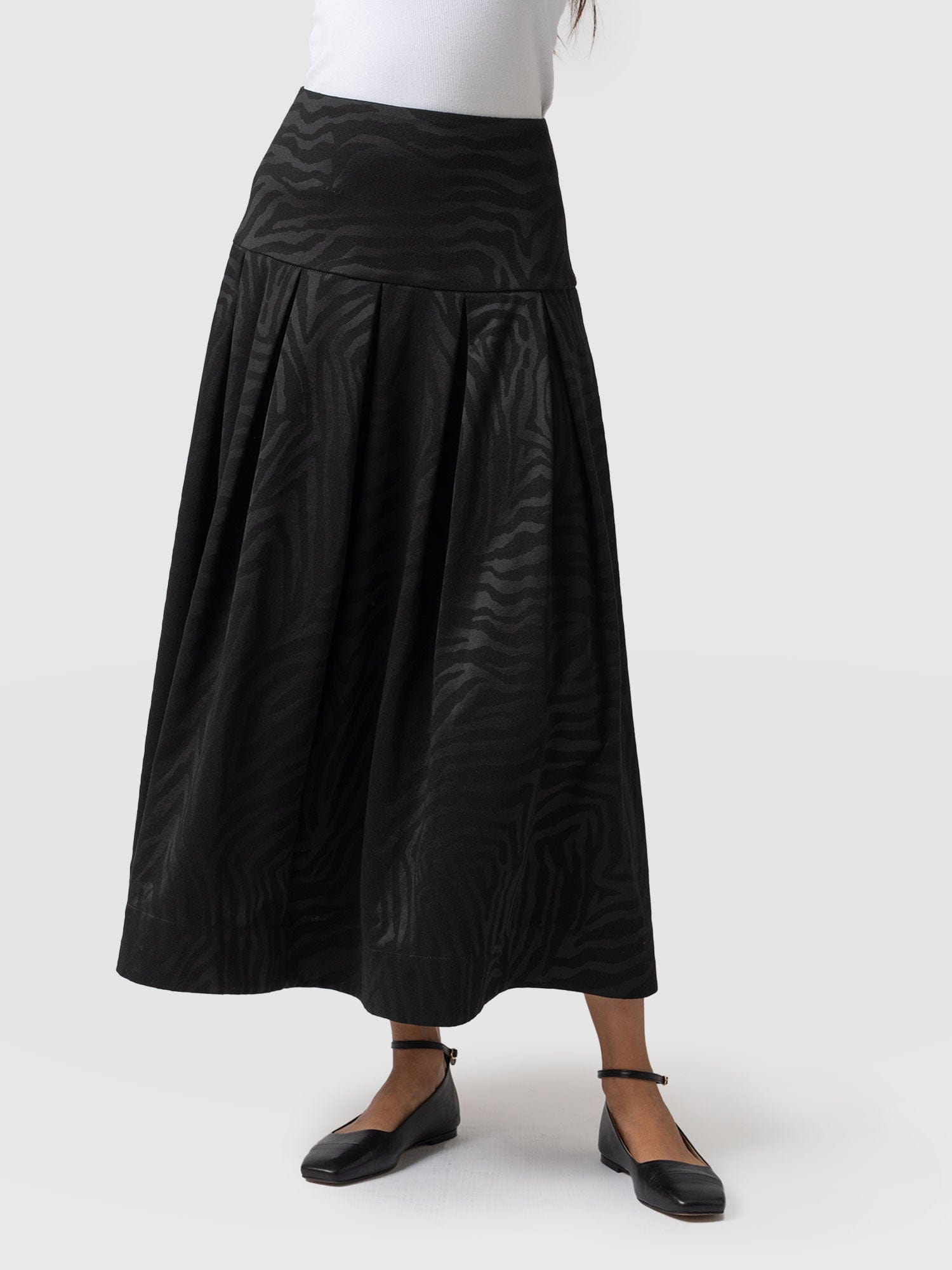 Everly Pleated Skirt Black Zebra  - Women's Skirts | Saint + Sofia® EU