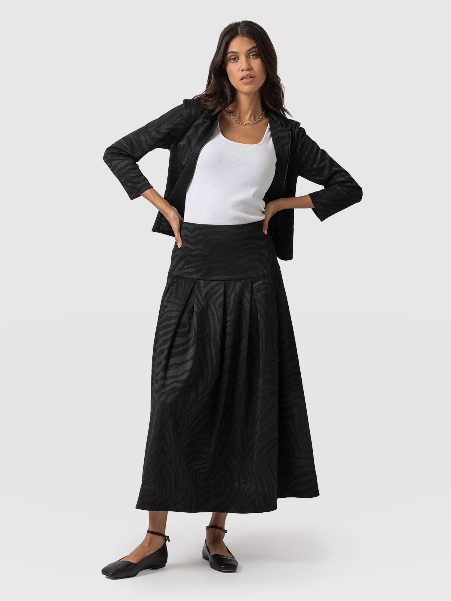 Everly Pleated Skirt Black Zebra  - Women's Skirts | Saint + Sofia® EU