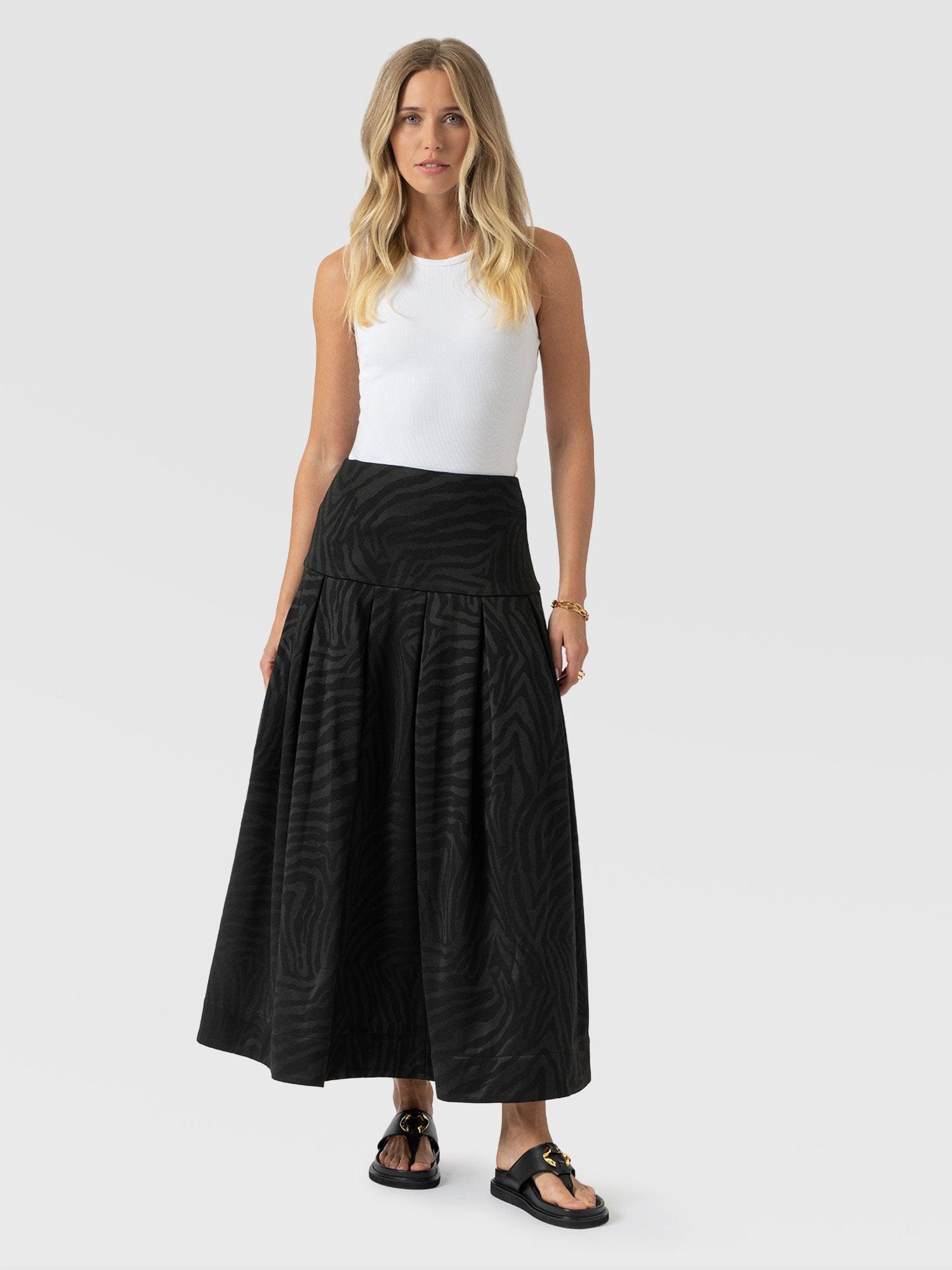 Everly Pleated Skirt Black Zebra  - Women's Skirts | Saint and Sofia® EU