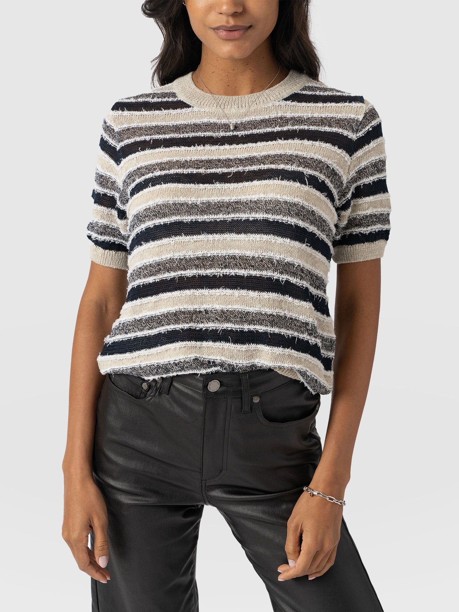 Fearne Knit Tee Blue Stripe - Women's Knitwear | Saint + Sofia® EU
