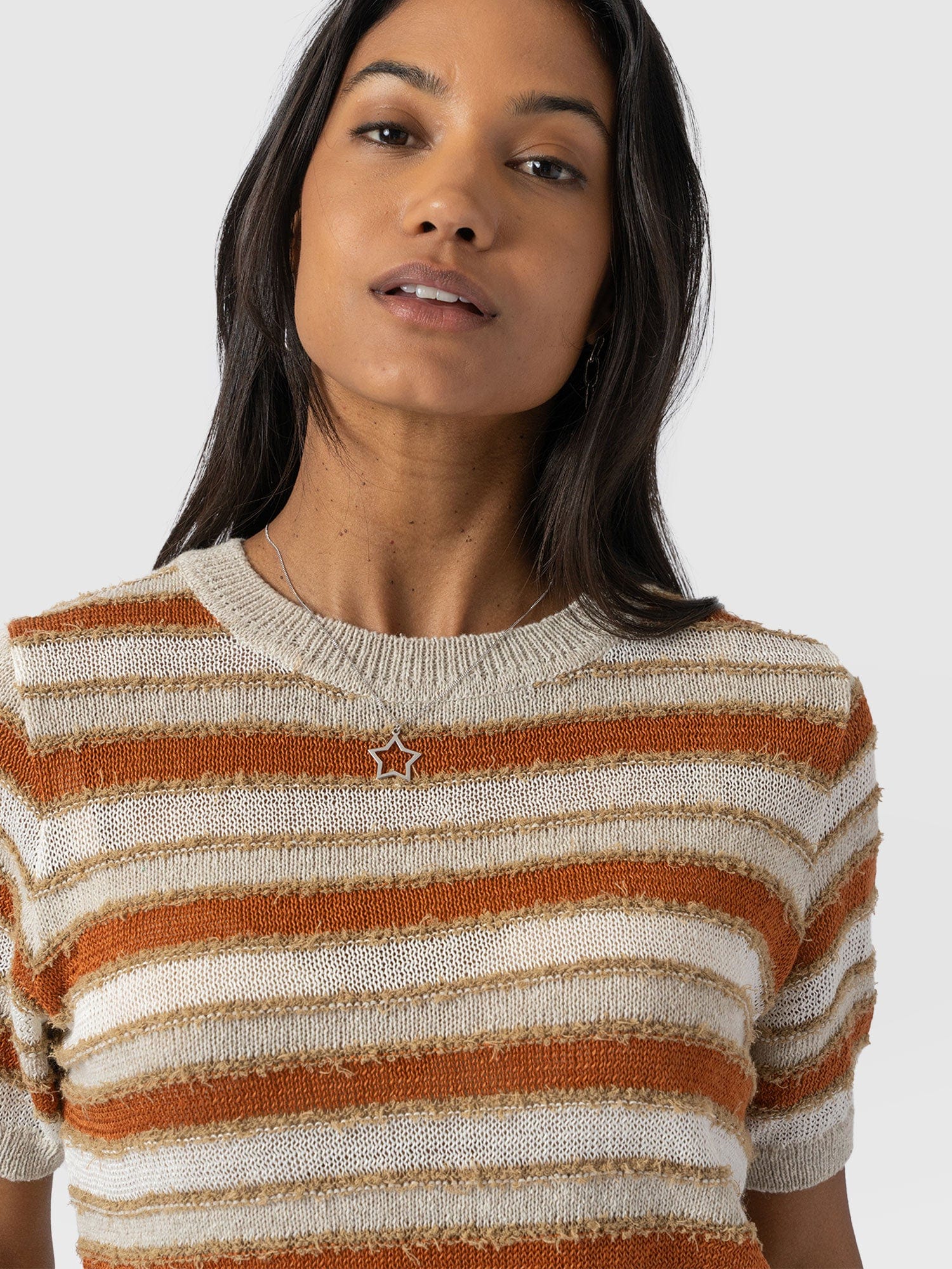Fearne Knit Tee - Rust Stripe - Women's T-Shirts | Saint + Sofia® EU