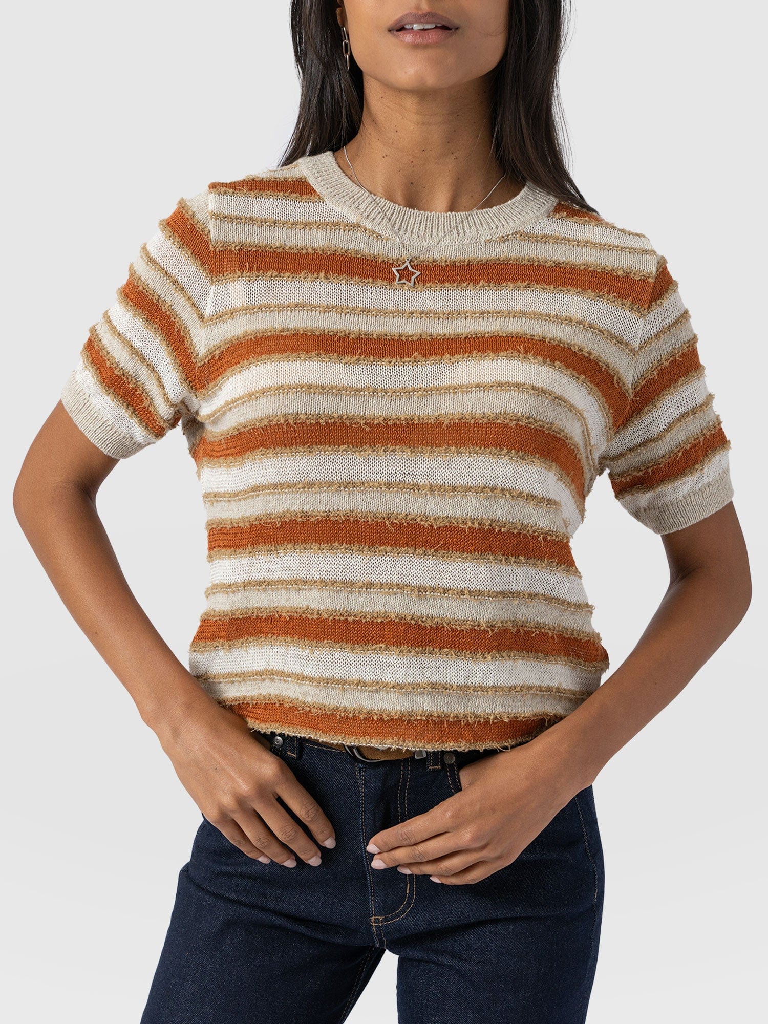 Fearne Knit Tee - Rust Stripe - Women's T-Shirts | Saint + Sofia® EU