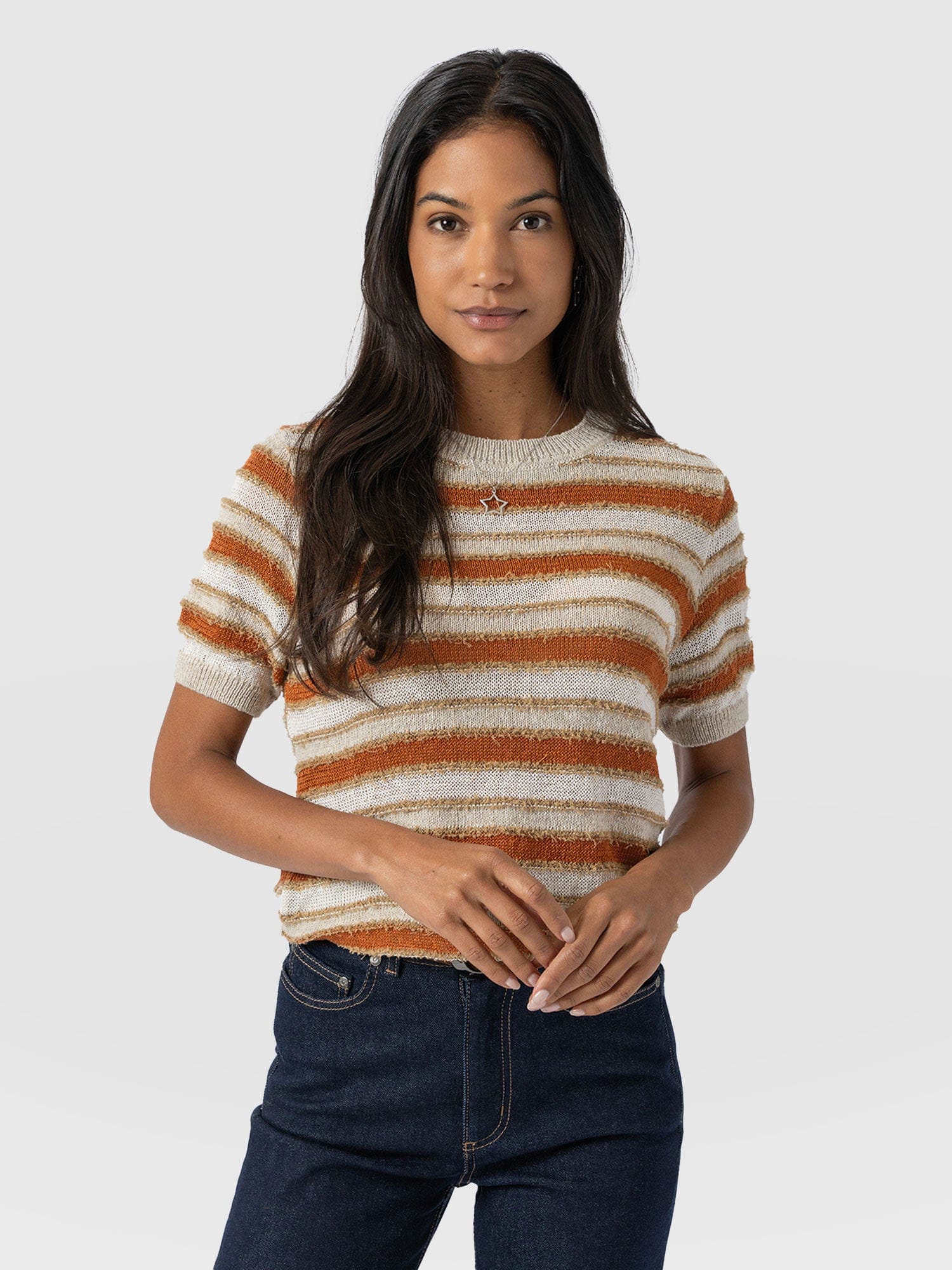 Fearne Knit Tee - Rust Stripe - Women's T-Shirts | Saint + Sofia® EU