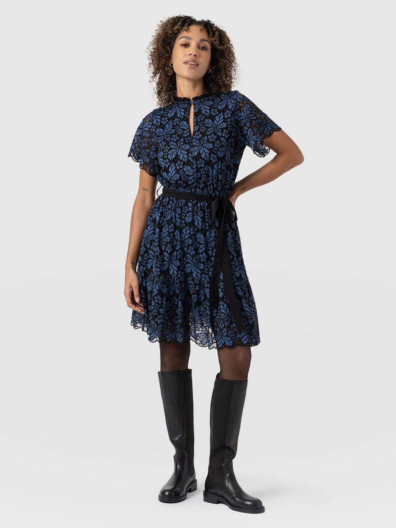 Fearne Lace Mini Dress Blue/Black - Women's Dresses | Saint + Sofia® EU