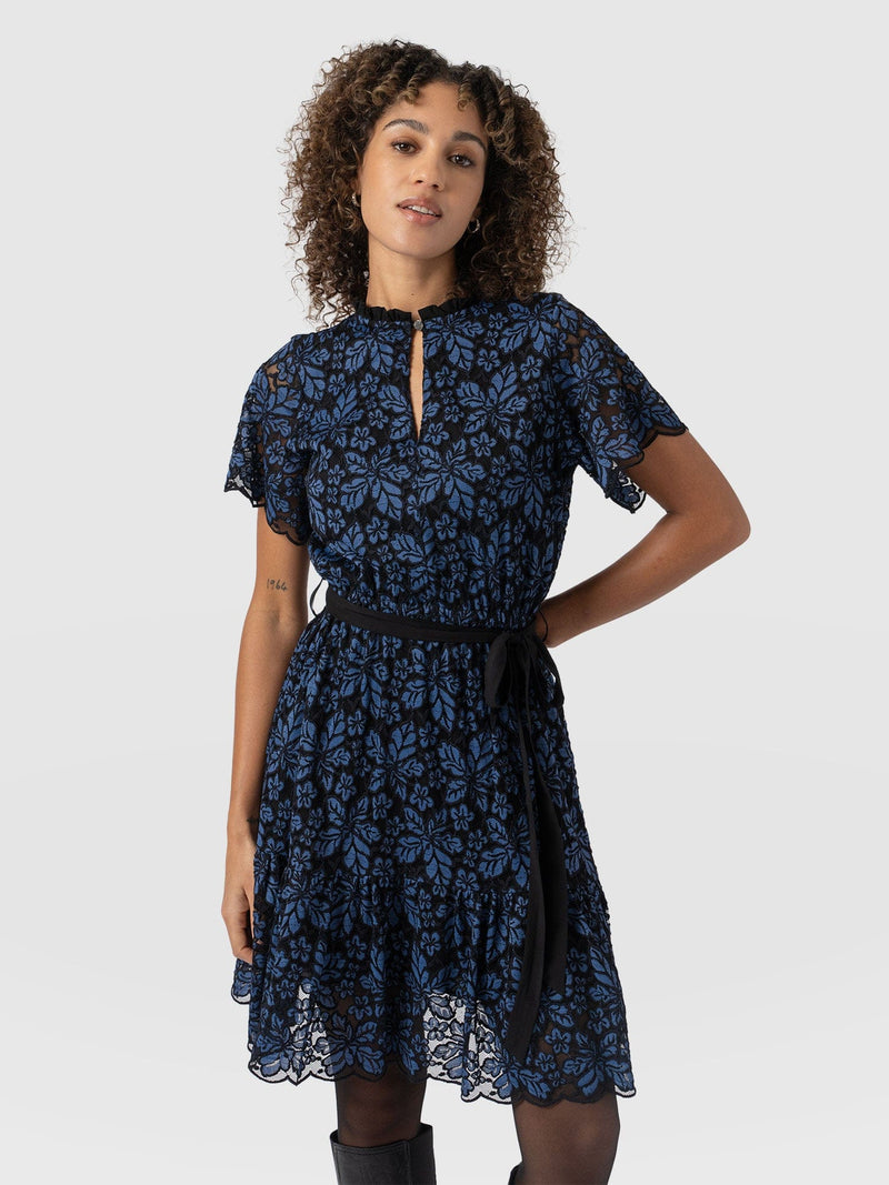 Fearne Lace Mini Dress Blue/Black - Women's Dresses | Saint + Sofia® EU