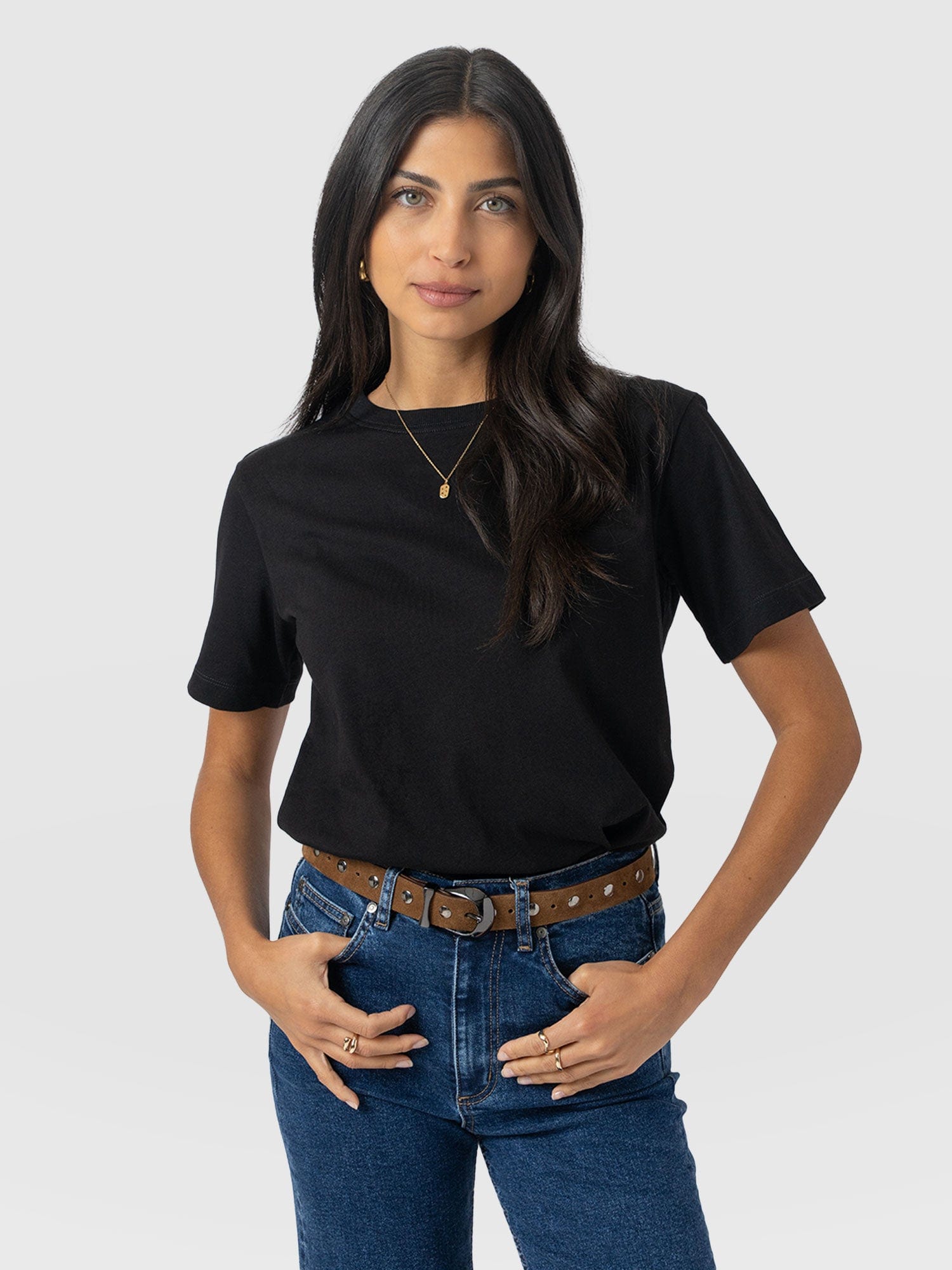 Finsbury Crew Neck Tee - Black - Women's T-shirts | Saint + Sofia® EU