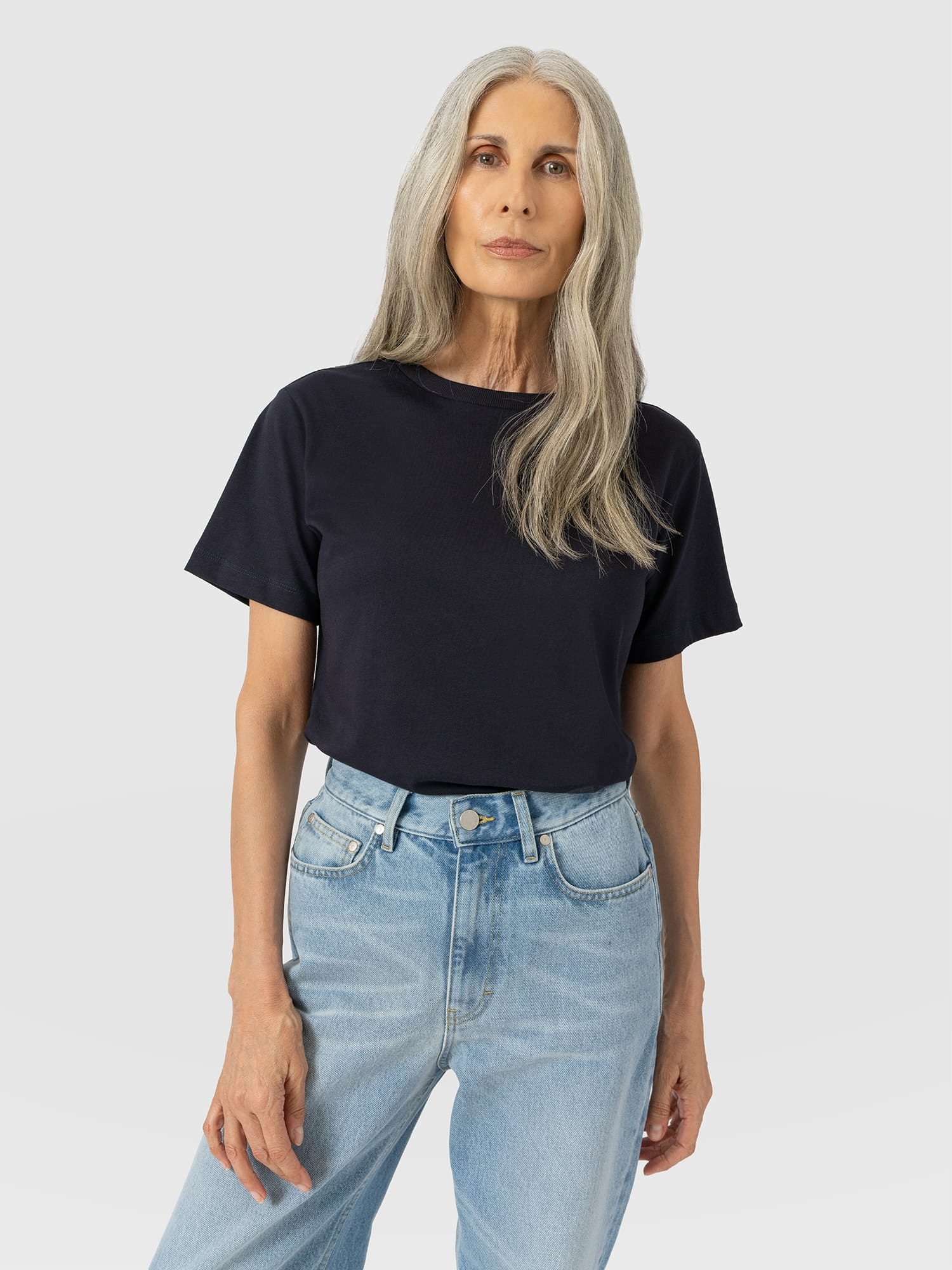Finsbury Crew Neck Tee - Navy - Women's T-shirts | Saint and Sofia® EU