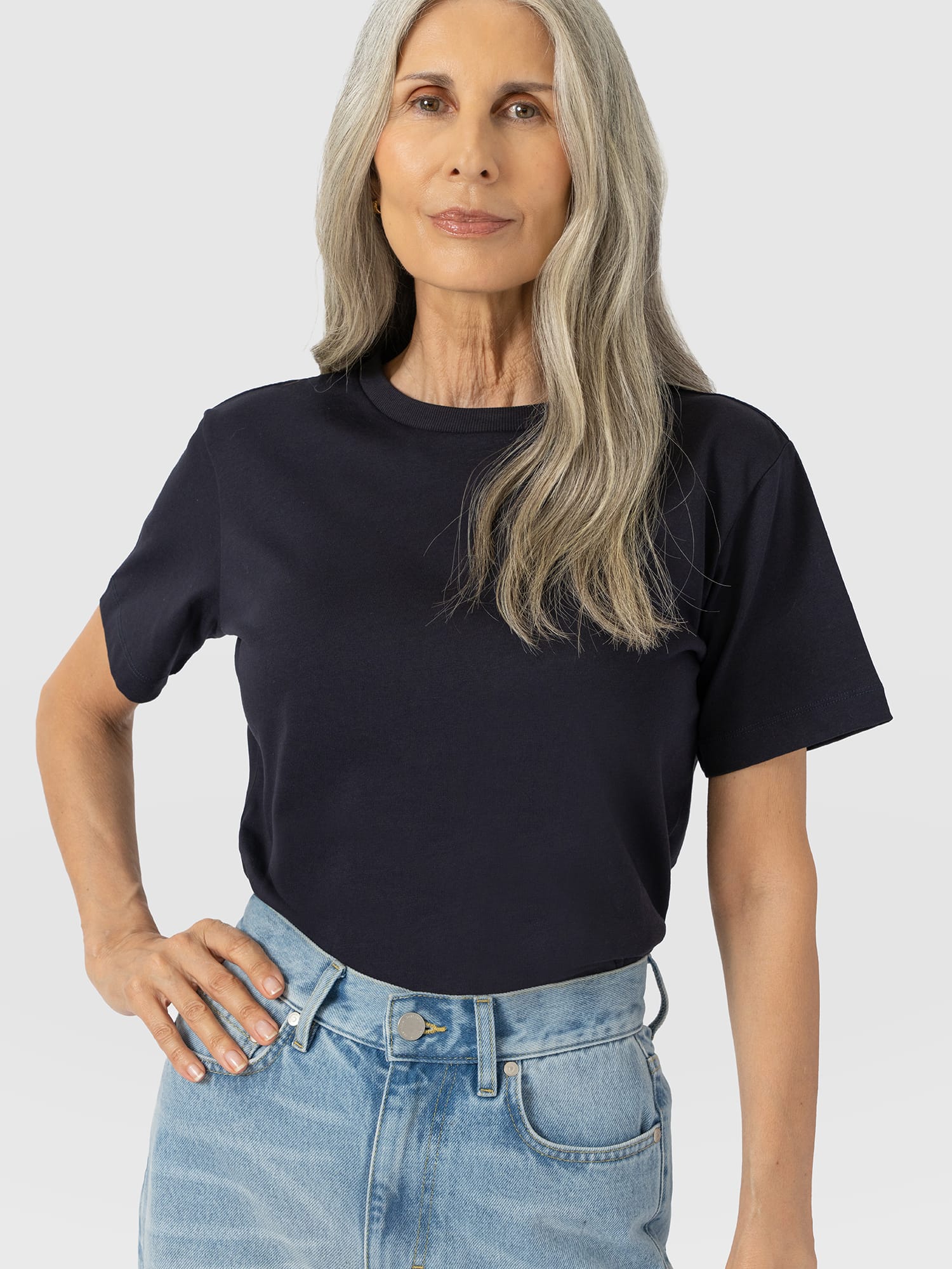 Finsbury Crew Neck Tee - Navy - Women's T-shirts | Saint and Sofia® EU