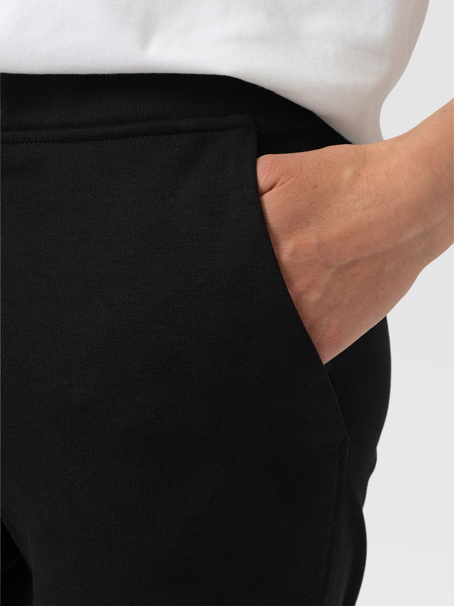 Finsbury Pant Black - Women's Trousers | Saint + Sofia® EU