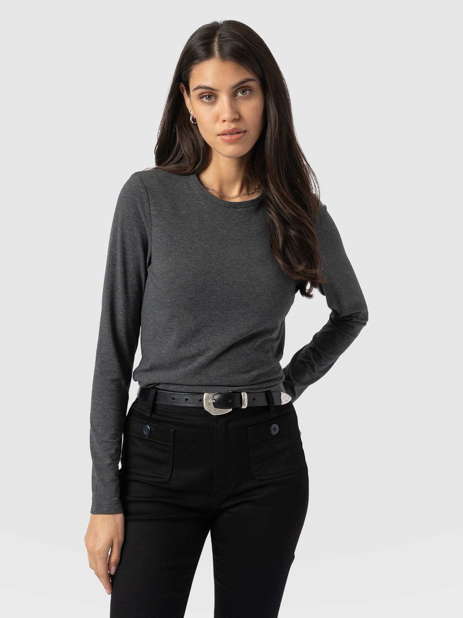 Glen Crew Neck Tee Charcoal - Women's Tops | Saint + Sofia® EU