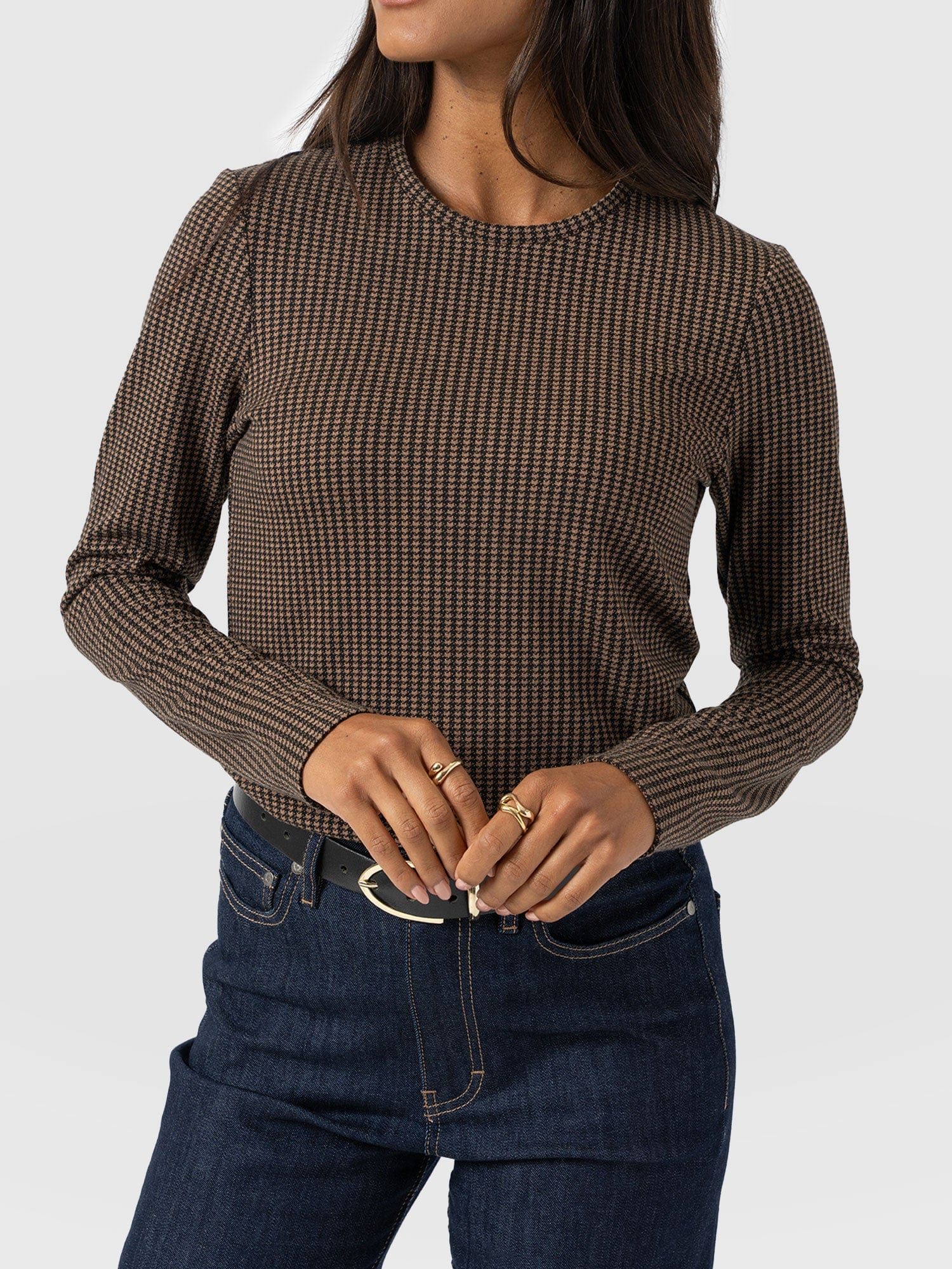 Glen Crew Neck Tee Long Sleeve - Brown Mini Houndstooth - Women's T-shirts | Saint + Sofia® EU
