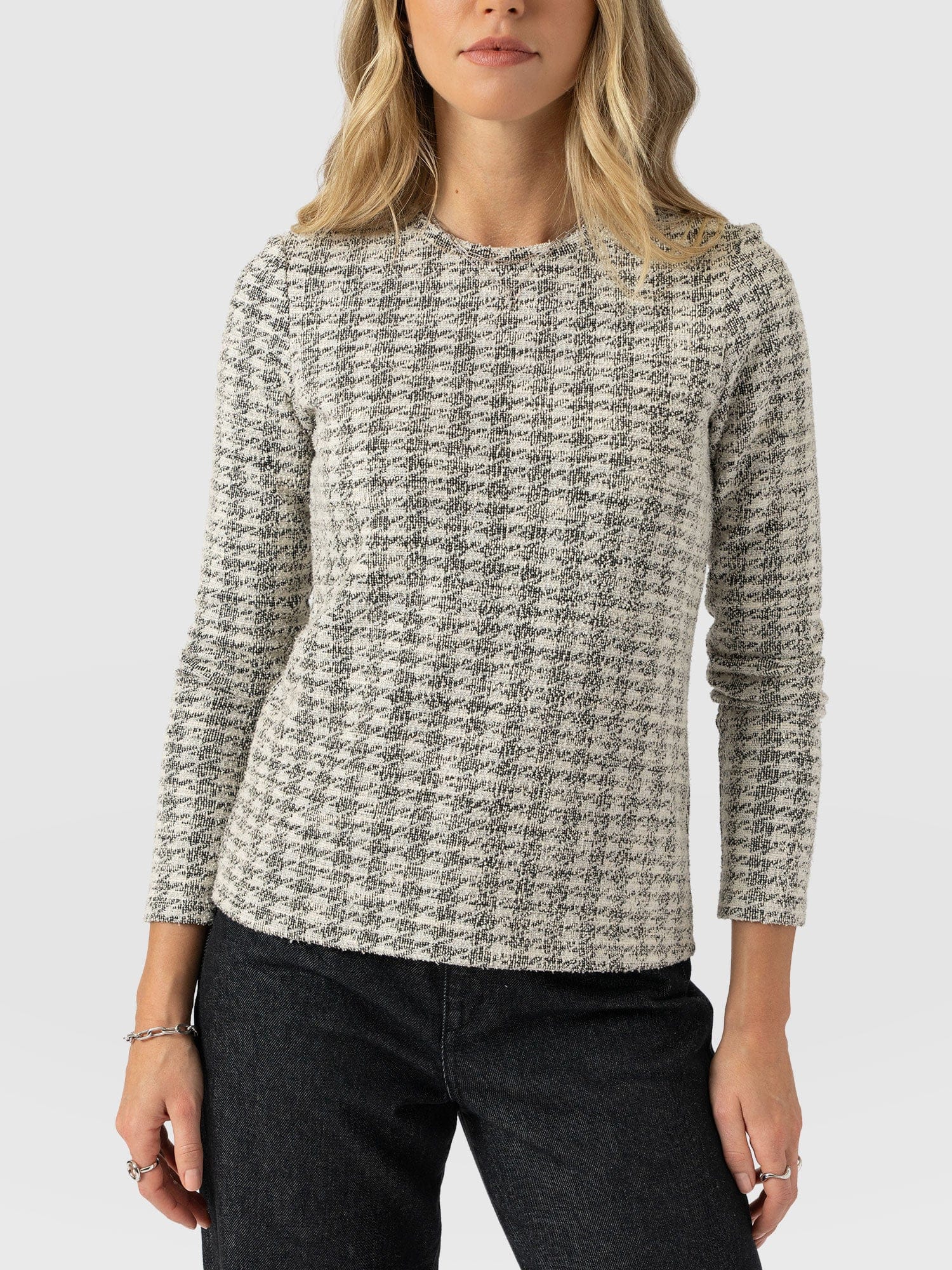 Glen Crew Neck Tee Long Sleeve - Cream Boucle - Women's T-shirts | Saint and Sofia® EU