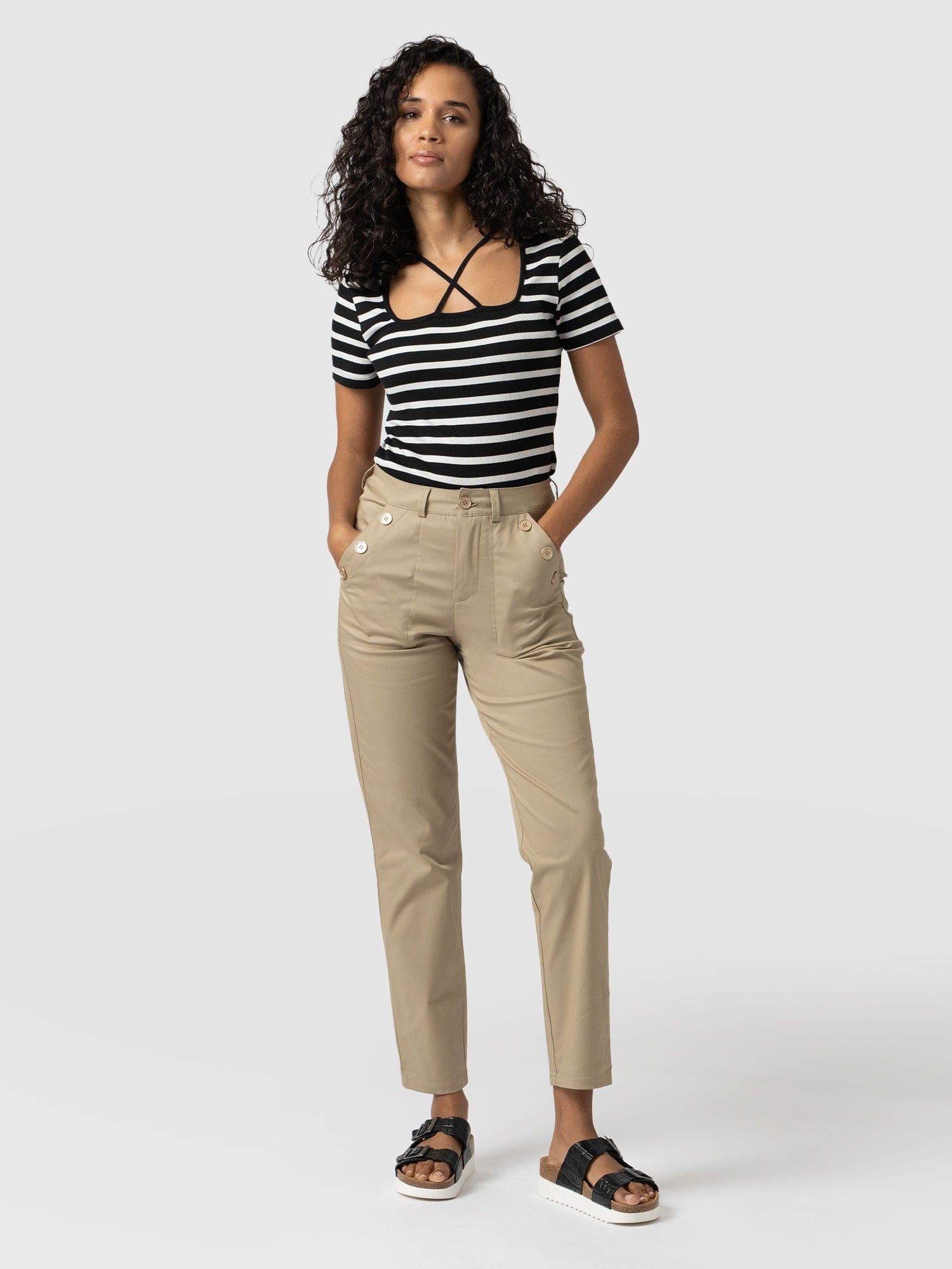 Gwen Chino Camel - Women's Trousers | Saint + Sofia® EU