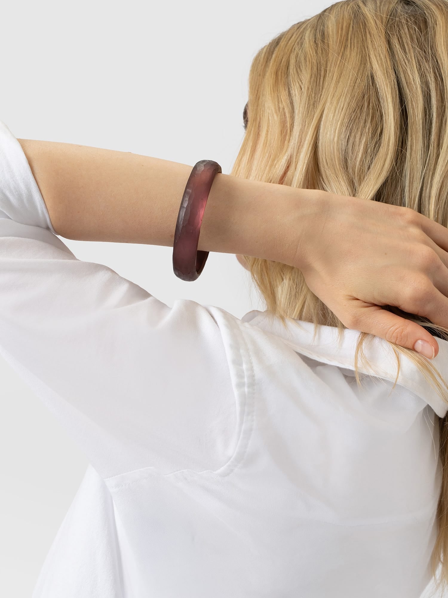 Hammered Bangle - Wine Red - Women's Jewellers | Saint and Sofia® EU