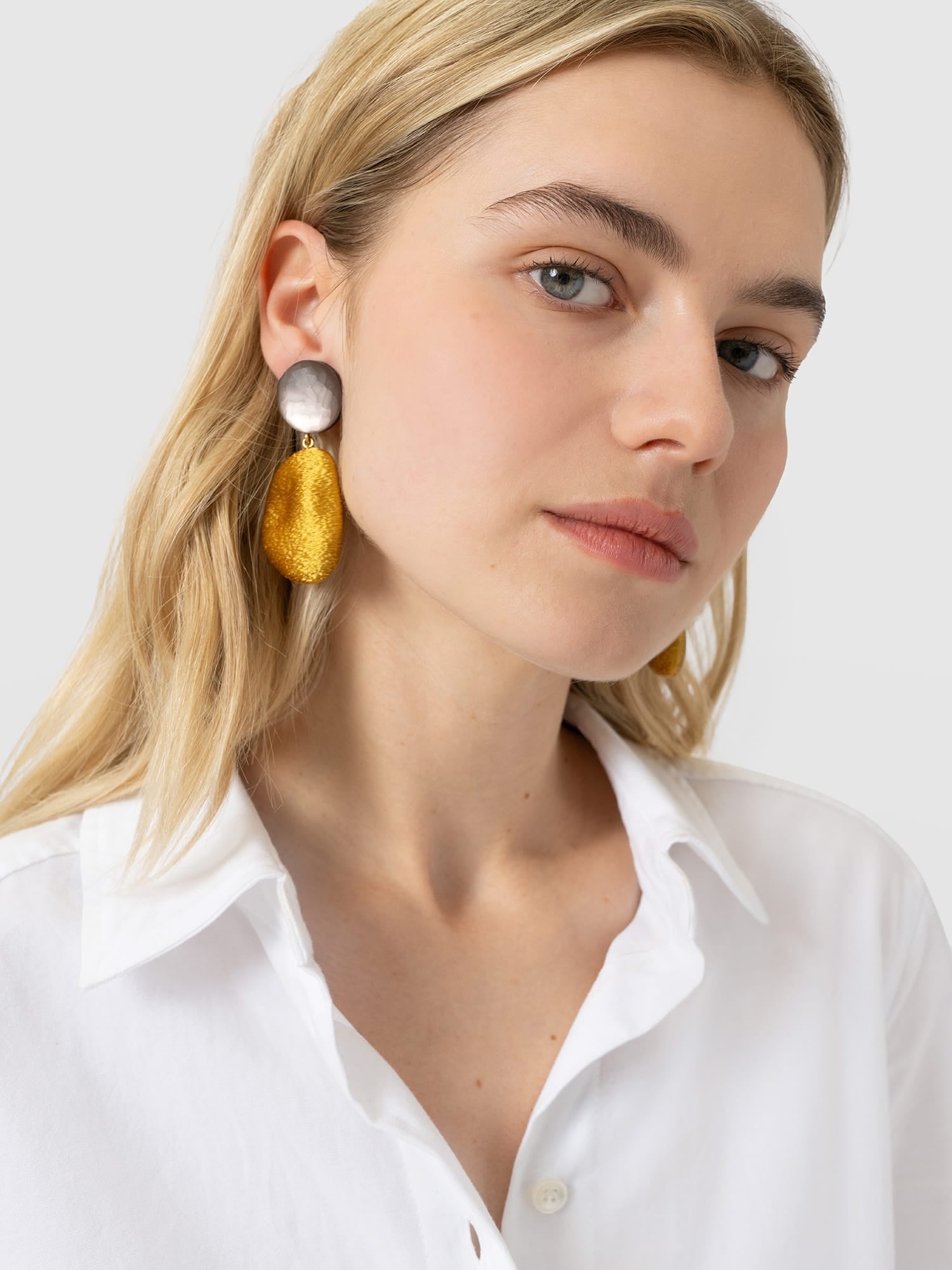 Hammered Drop Earrings - Mustard - Women's Jewellers | Saint and Sofia® EU
