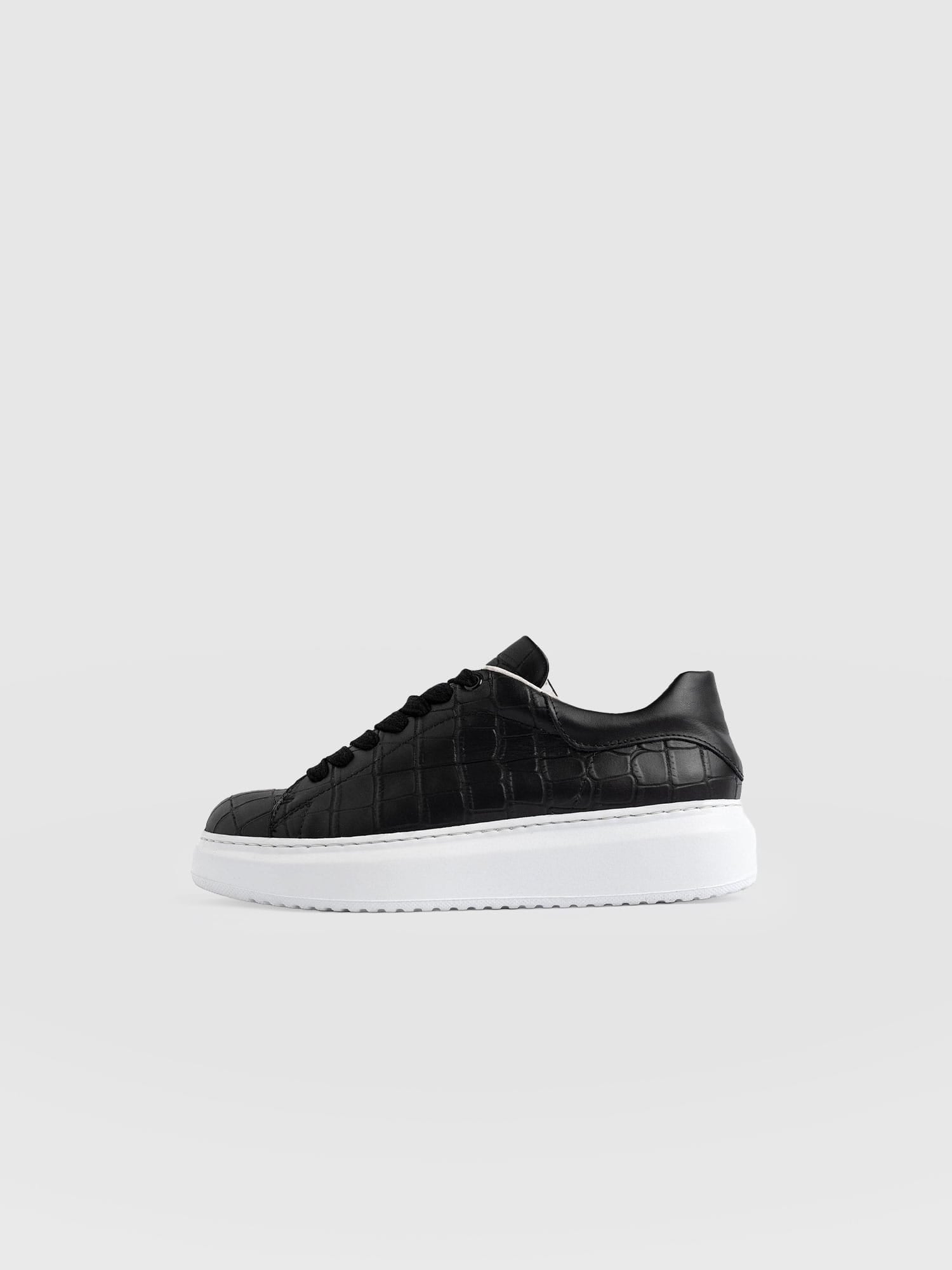 Hampstead Trainer Black - Women's Trainers | Saint + Sofia® EU