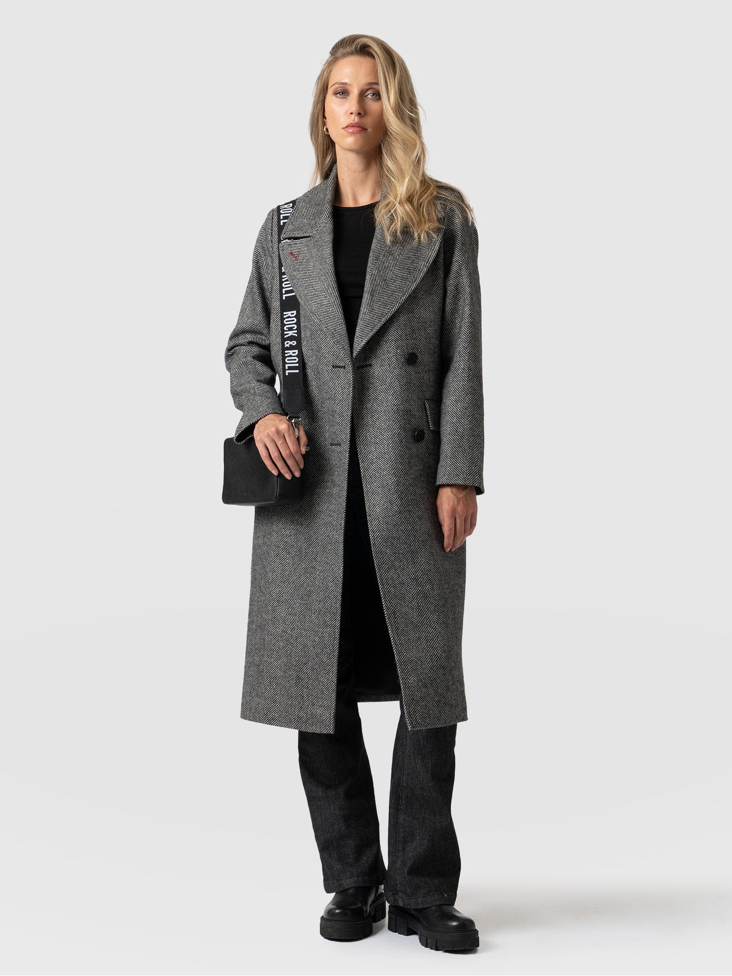 Hampton Coat Monochrome Chevron - Women's Coats | Saint + Sofia® EU