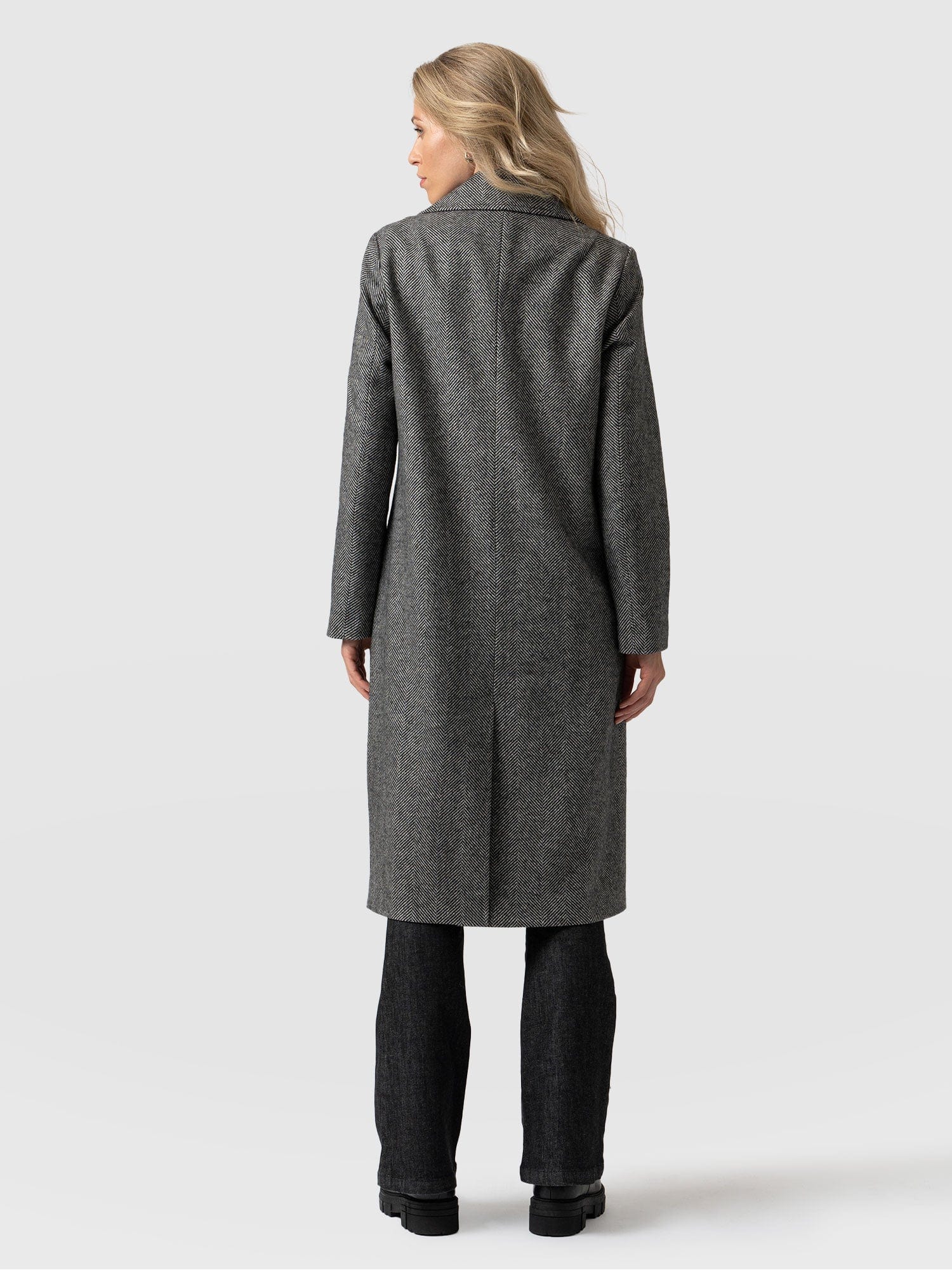 Hampton Coat Monochrome Chevron - Women's Coats | Saint + Sofia® EU