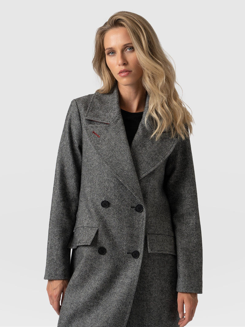 Hampton Coat Monochrome Chevron - Women's Coats | Saint + Sofia® EU
