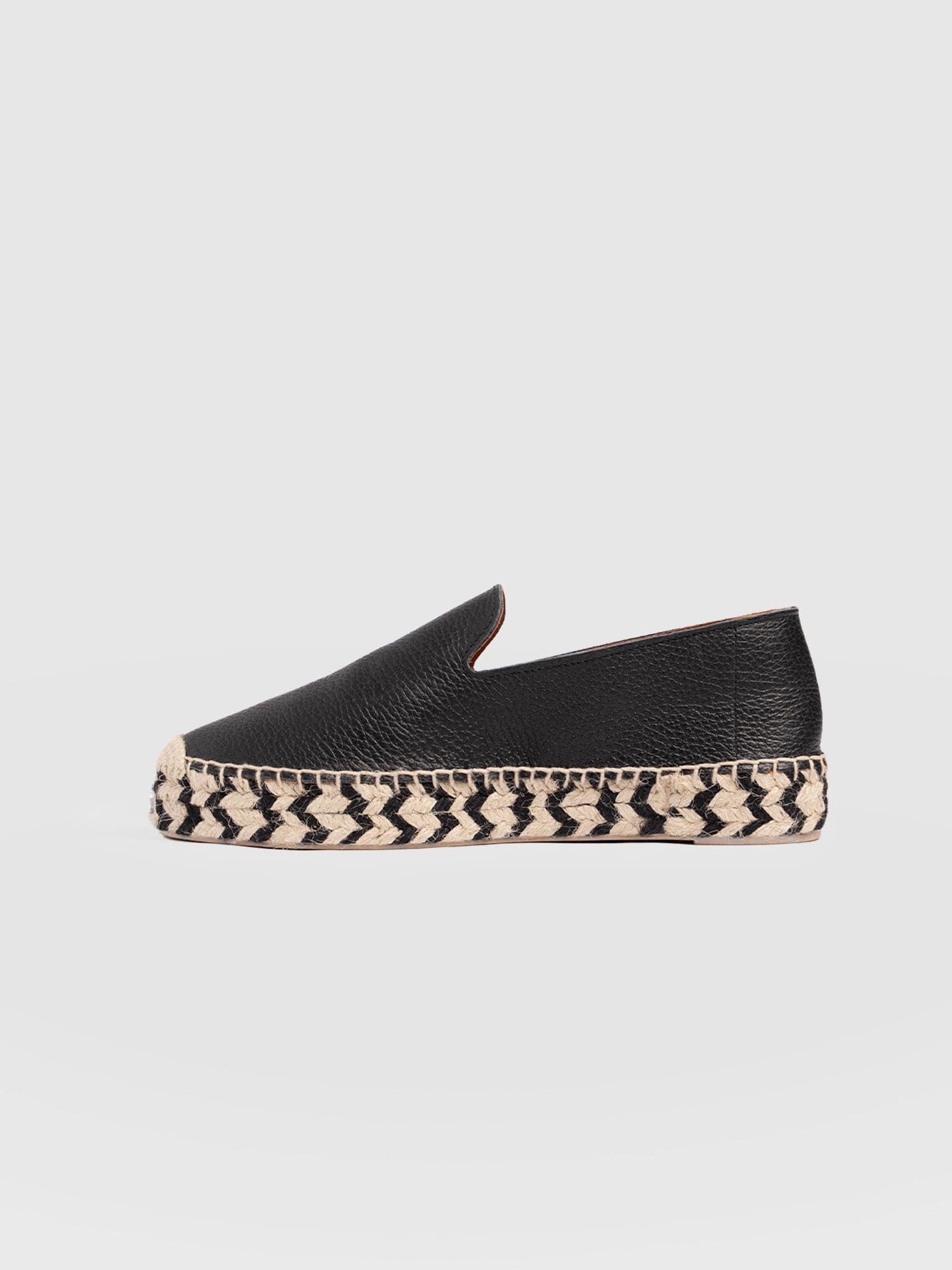 Hampton Espadrilles - Black Leather - Women's Shoes | Saint + Sofia® EU