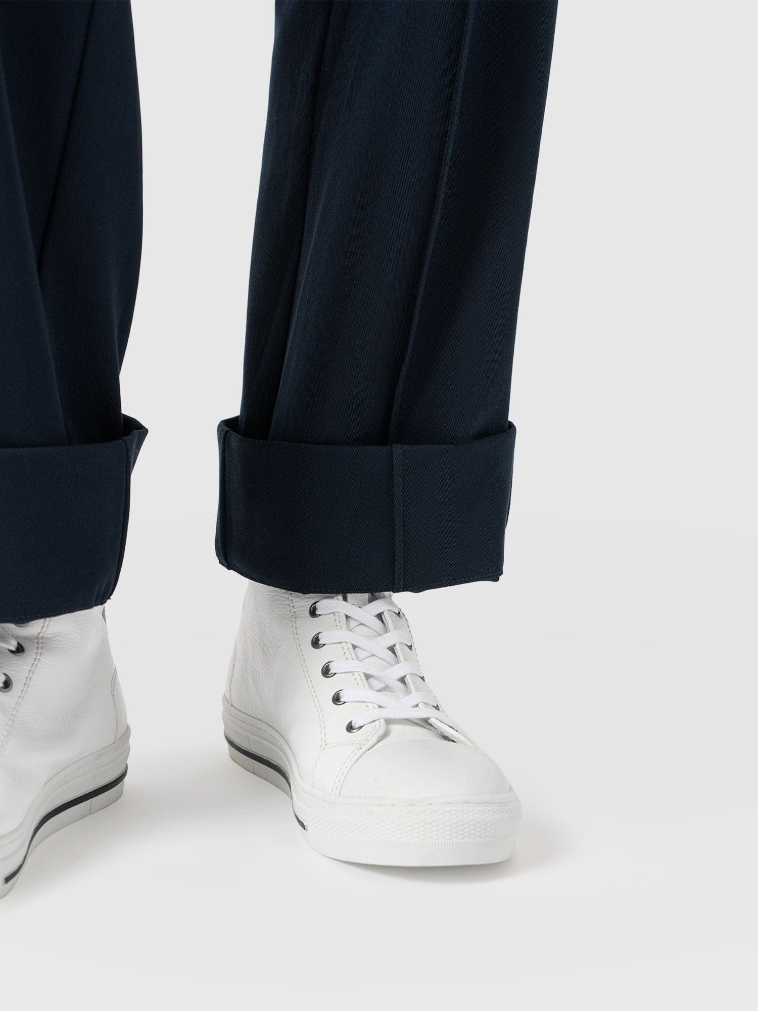 Harlow Straight Leg Pant - Navy - Women's Trousers | Saint + Sofia® EU