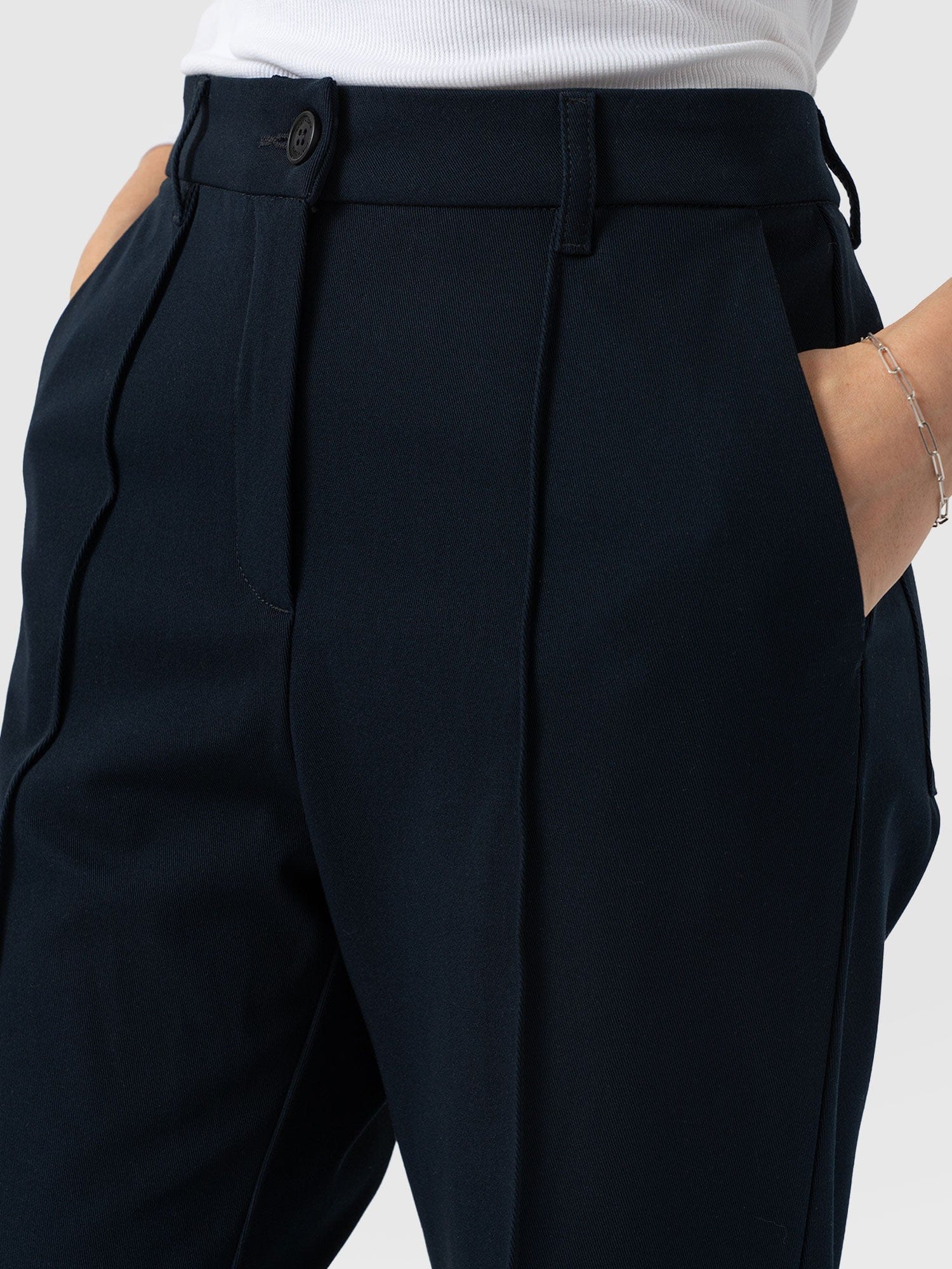 Harlow Straight Leg Pant - Navy - Women's Trousers | Saint + Sofia® EU