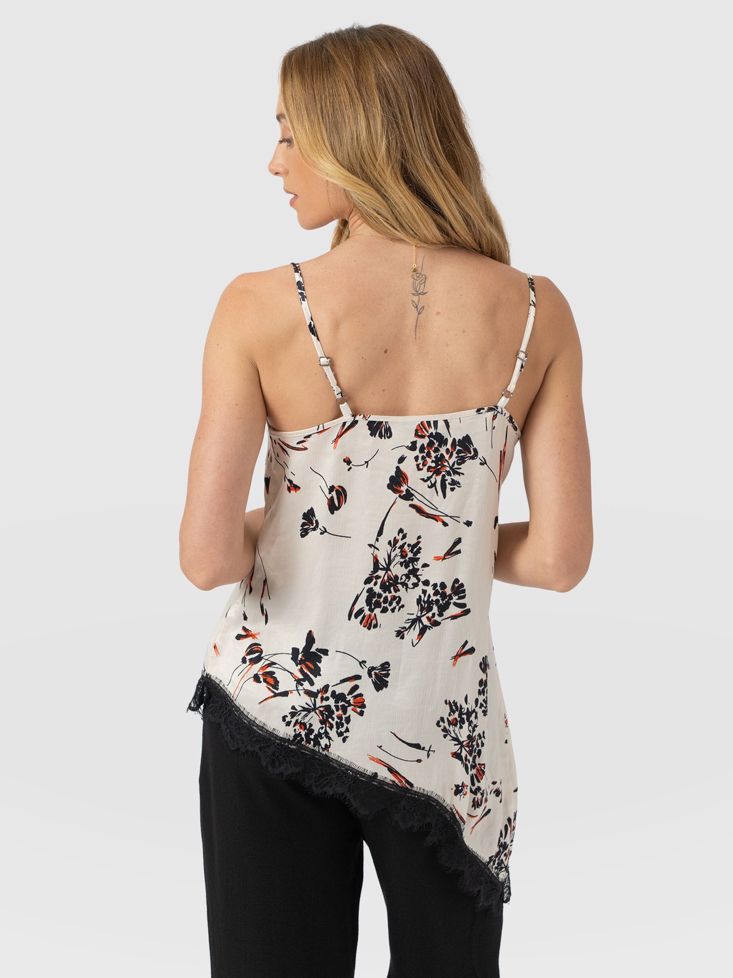 Harper Lace Asymmetric Cami - White Mist Floral - Women's T-shirts | Saint + Sofia® EU