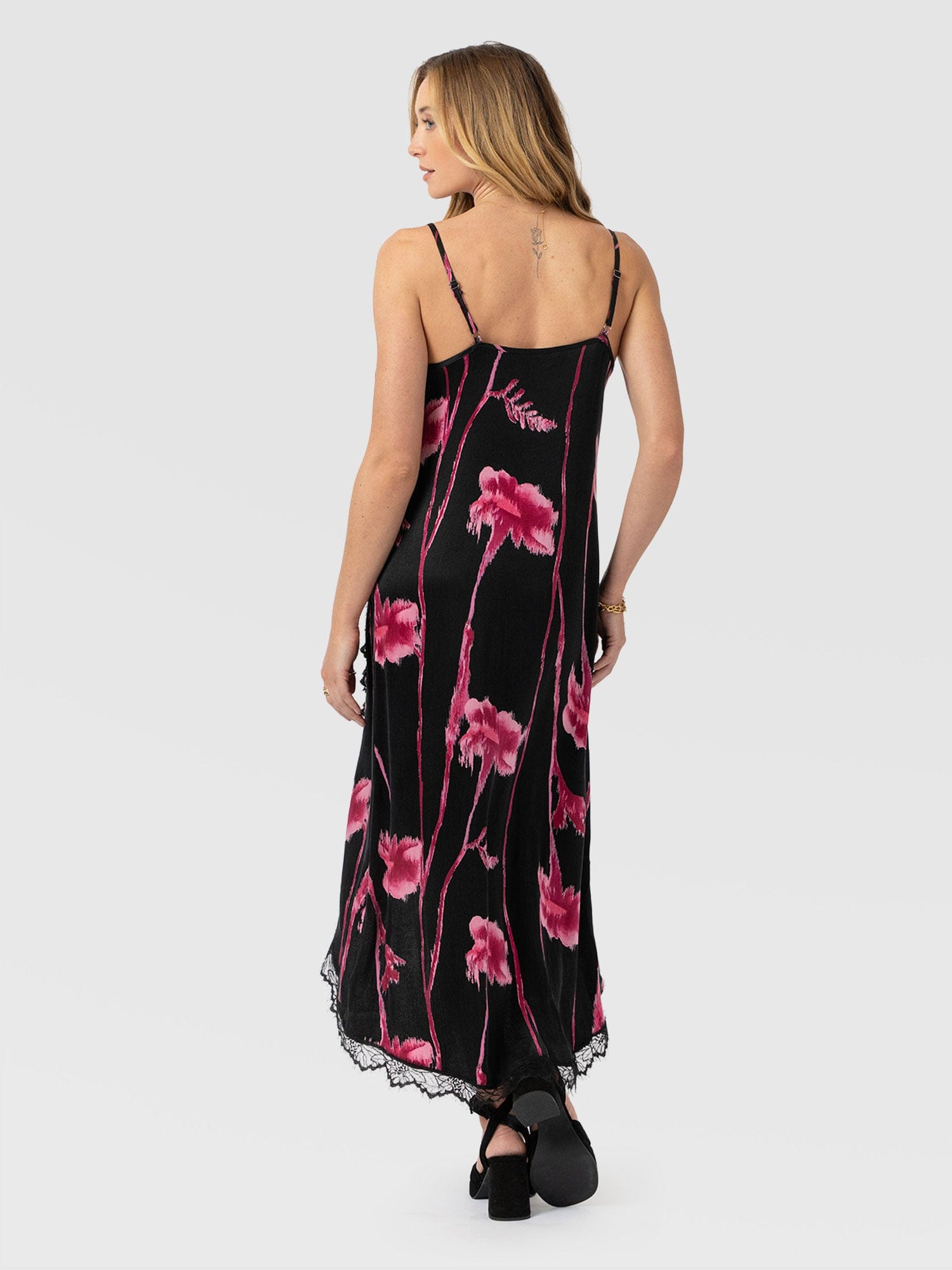 Harper Lace Cami Dress - Pink Stem Floral - Women's Dresses | Saint + Sofia® EU