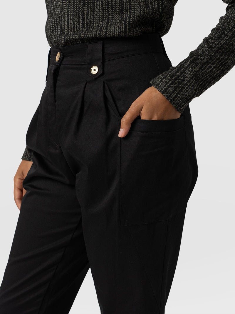 High Waisted Cargo Pant Black - Women's Trousers | Saint + Sofia® EU