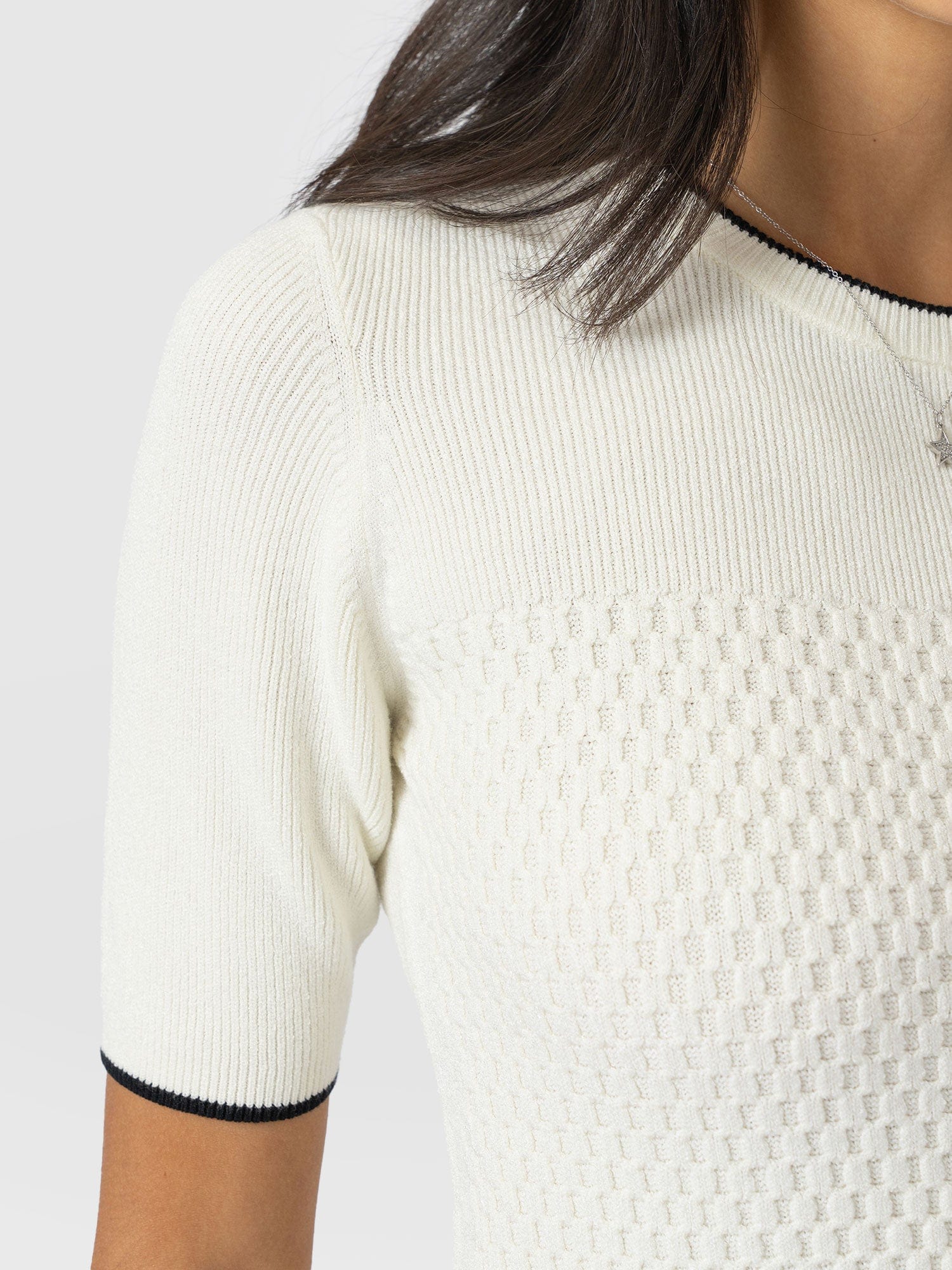 Honeycomb Short Sleeve Knit - Cream - Women's Knitwears | Saint + Sofia? EU
