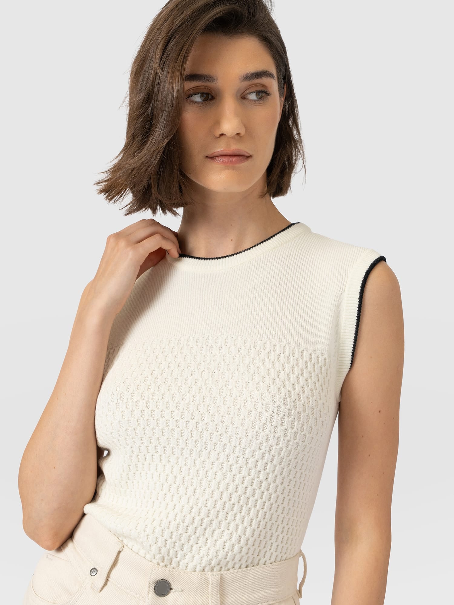 Honeycomb Sleeveless Rib Knit  - Cream - Women's Knitwears | Saint and Sofia® EU