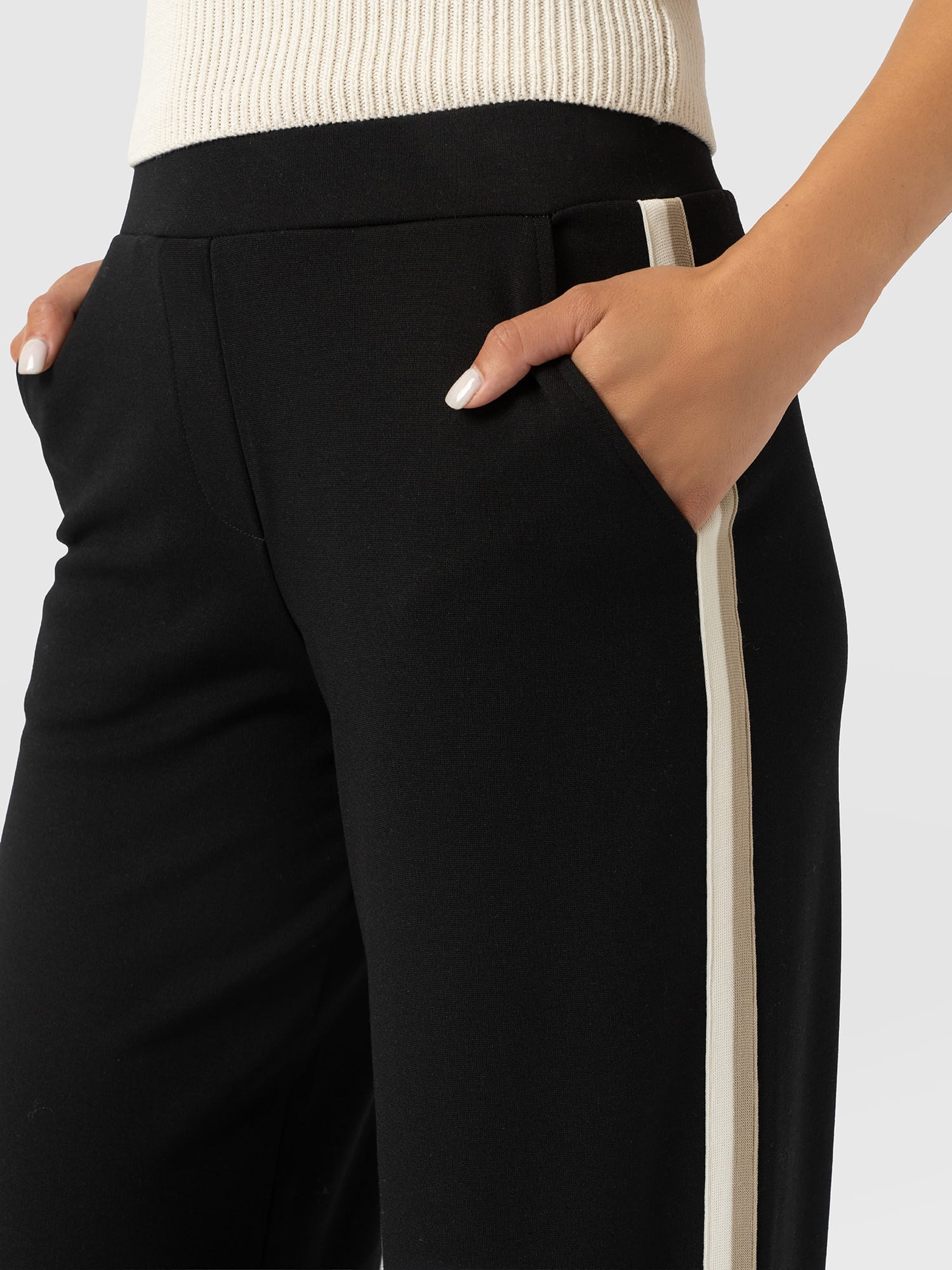 Hoxton Straight Leg Pant - Black - Cream/Beige Stripe - Women's Trousers | Saint and Sofia® EU