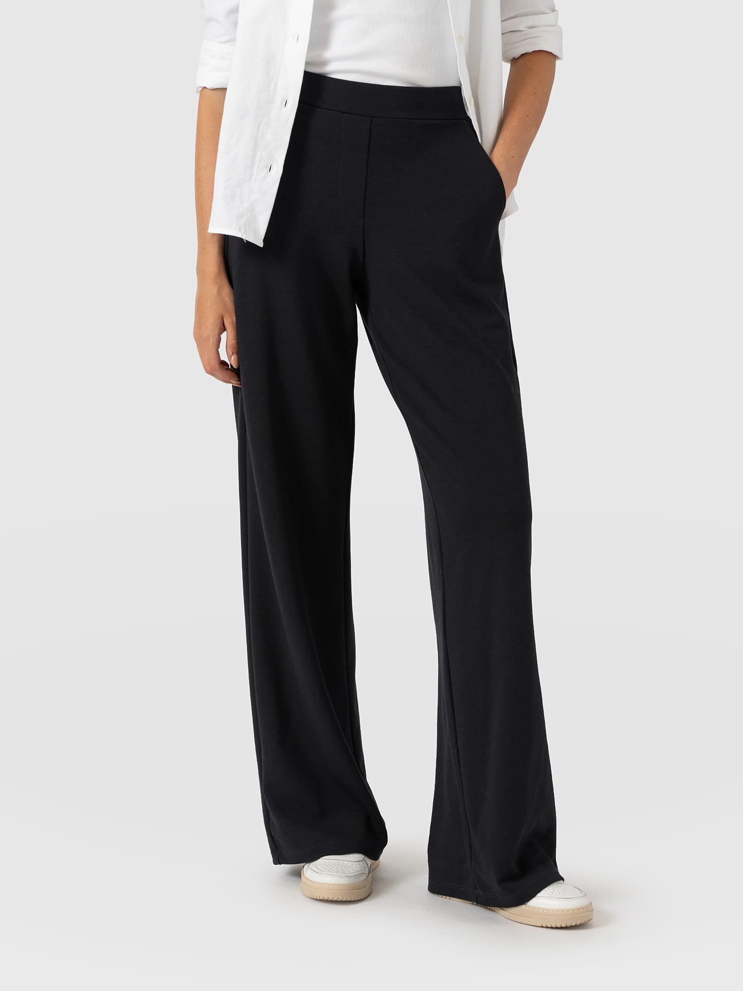 Hoxton Straight Leg Pant - Black - Women's Trousers | Saint and Sofia® EU