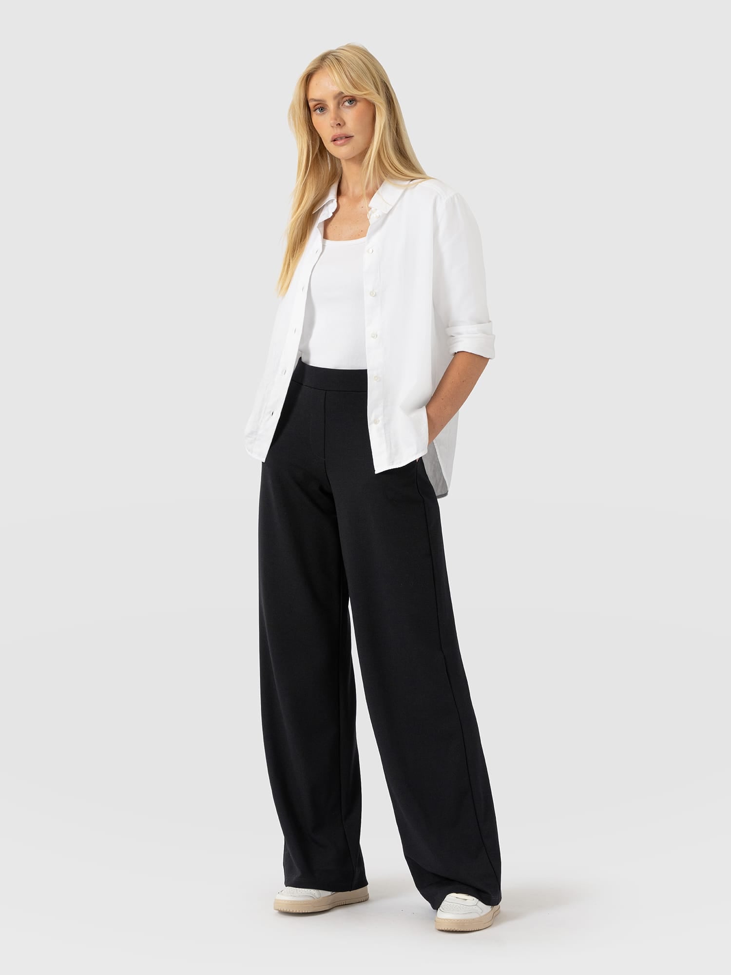 Hoxton Straight Leg Pant - Black - Women's Trousers | Saint and Sofia® EU